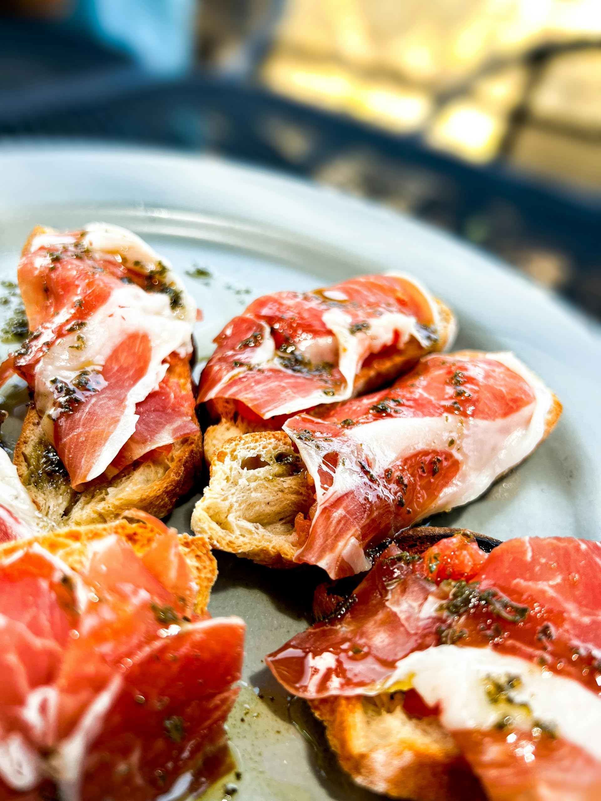 Jambon Serrano Cru Désossé. Course DUROC emballé sous vide. Taco au Jambon d'environ 800grs. et minimum 18 mois de cicatrisation. Jambons désossés. Jambons Serrano d'Espagne.