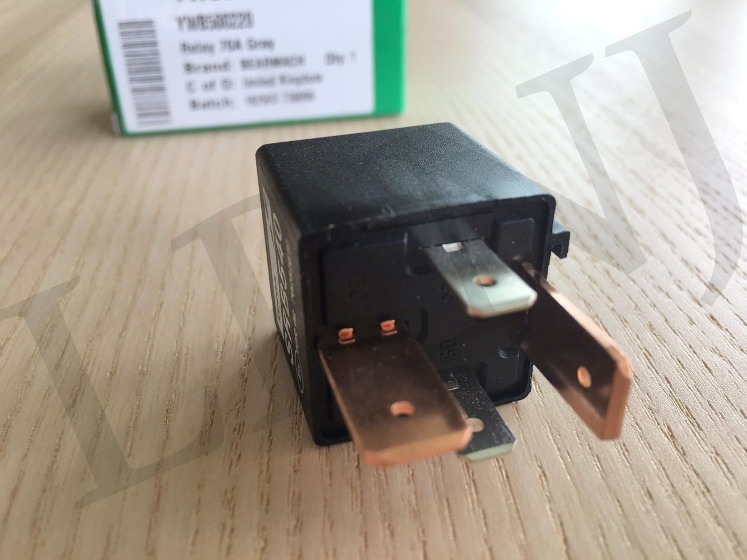 LAND ROVER RANGE ROVER 2003-2009 FULL SIZE AIR SUSPENSION COMPRESSOR RELAY YWB500220