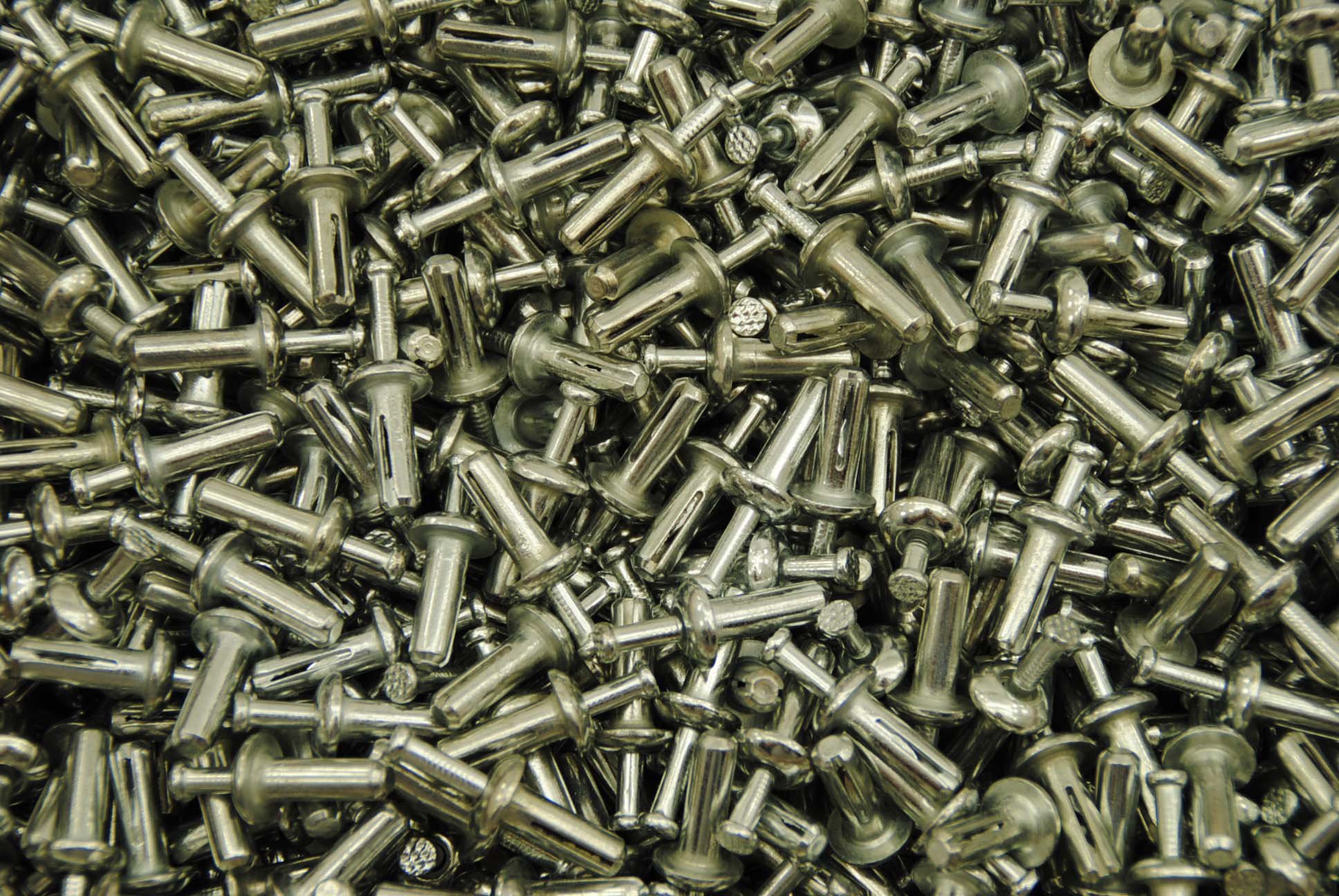 (200) Mushroom Head 1/4 x 3/4 Hammer Drive Pin Anchors Nail-in Hammer-in Rivet