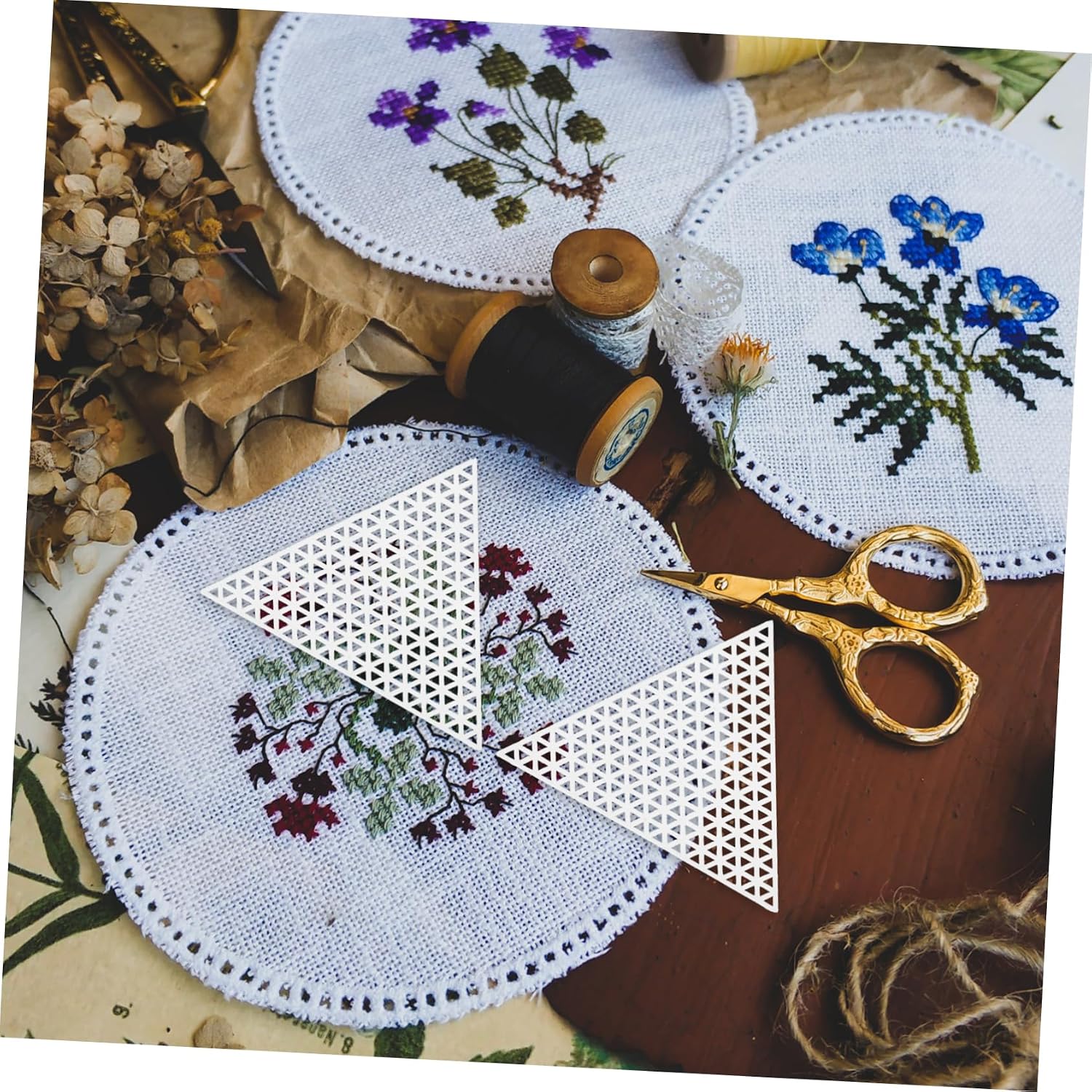 jojofuny Triangle Cross Stitch Mesh Pieces 20pcs Plastic Craft Canvas Sheets Kit Mesh Canvas Embroidery Craft Tools Sewing