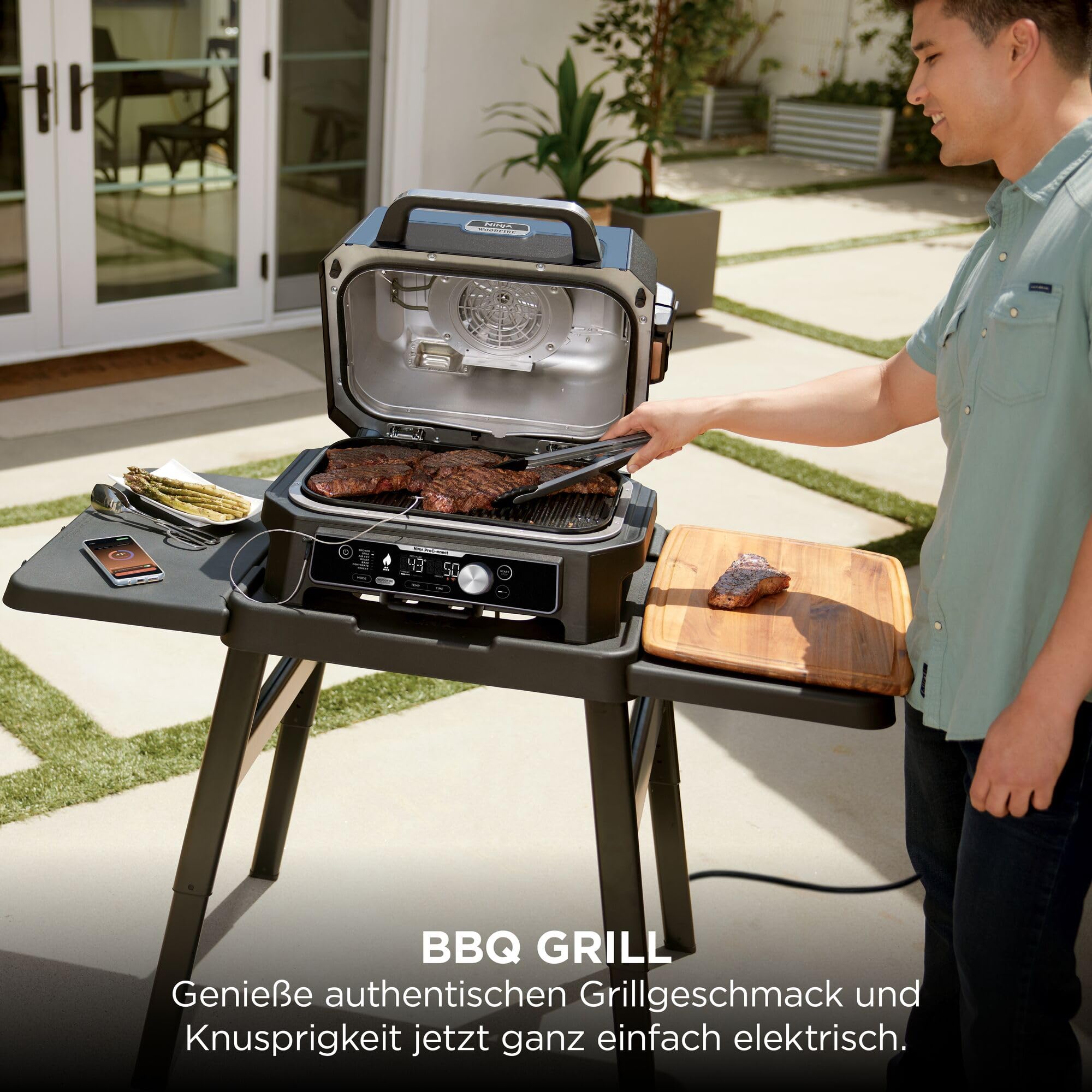 Ninja Woodfire Pro Connect XL Elektrischer BBQ Smoker Grill, App-Steuerung, digitaler Temperaturfühler, Rippenrost, Deckel, großer 7-in-1 Outdoor Grill & Heißluftfritteuse, blau & schwarz OG901EUAMZ