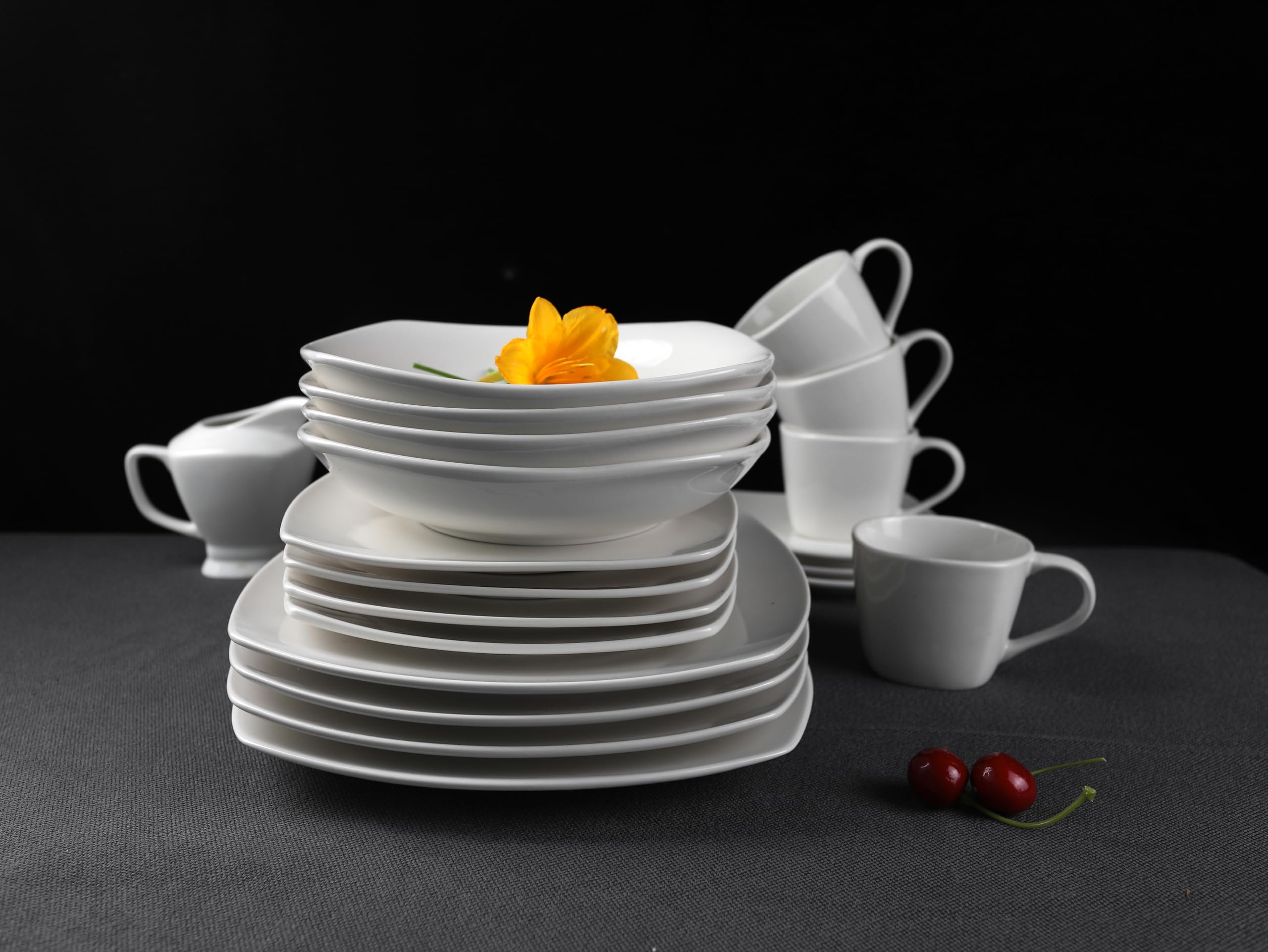 ECHTWERK 20-teiliges Kombiservice "Classic" Modern-Design, Elegantes weißes Geschirrset aus Porzellan mit 4 x Speiseteller, 4 x Beilagenteller, 4 x Suppenteller, 4 x Teetassen, 4 x Untertassen