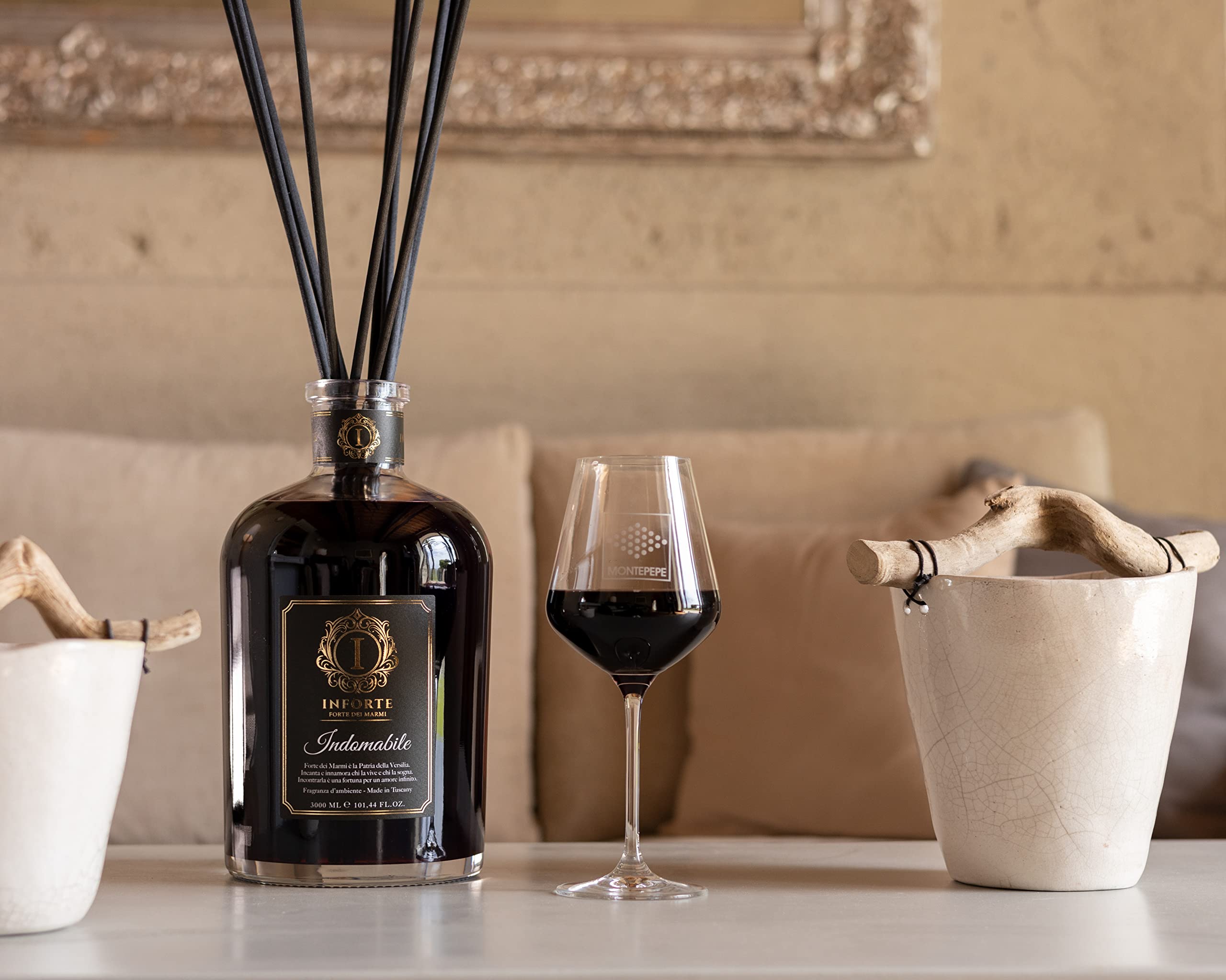 Indomabile - Lussuoso e Pregiato Diffusore per Ambienti. Fragranza con Nota vinosa. - Made in Italy (Ricarica da 500 ml)