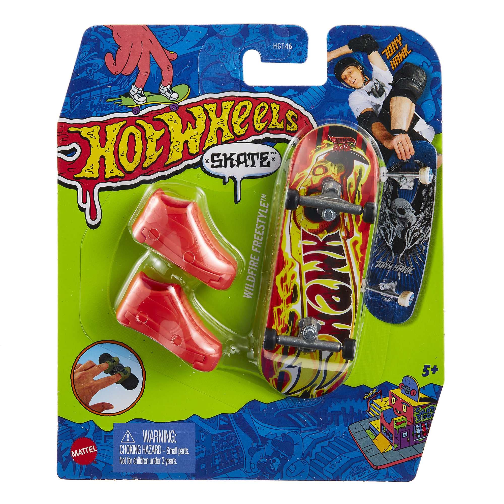 Hot Wheels Skate - Tony Hawk fingerboard e scarpe da skate removibili, progettato in collaborazione con Tony Hawk (Un set a sorpresa tra stili assortiti), giocattolo per bambini 5+ anni, HGT46
