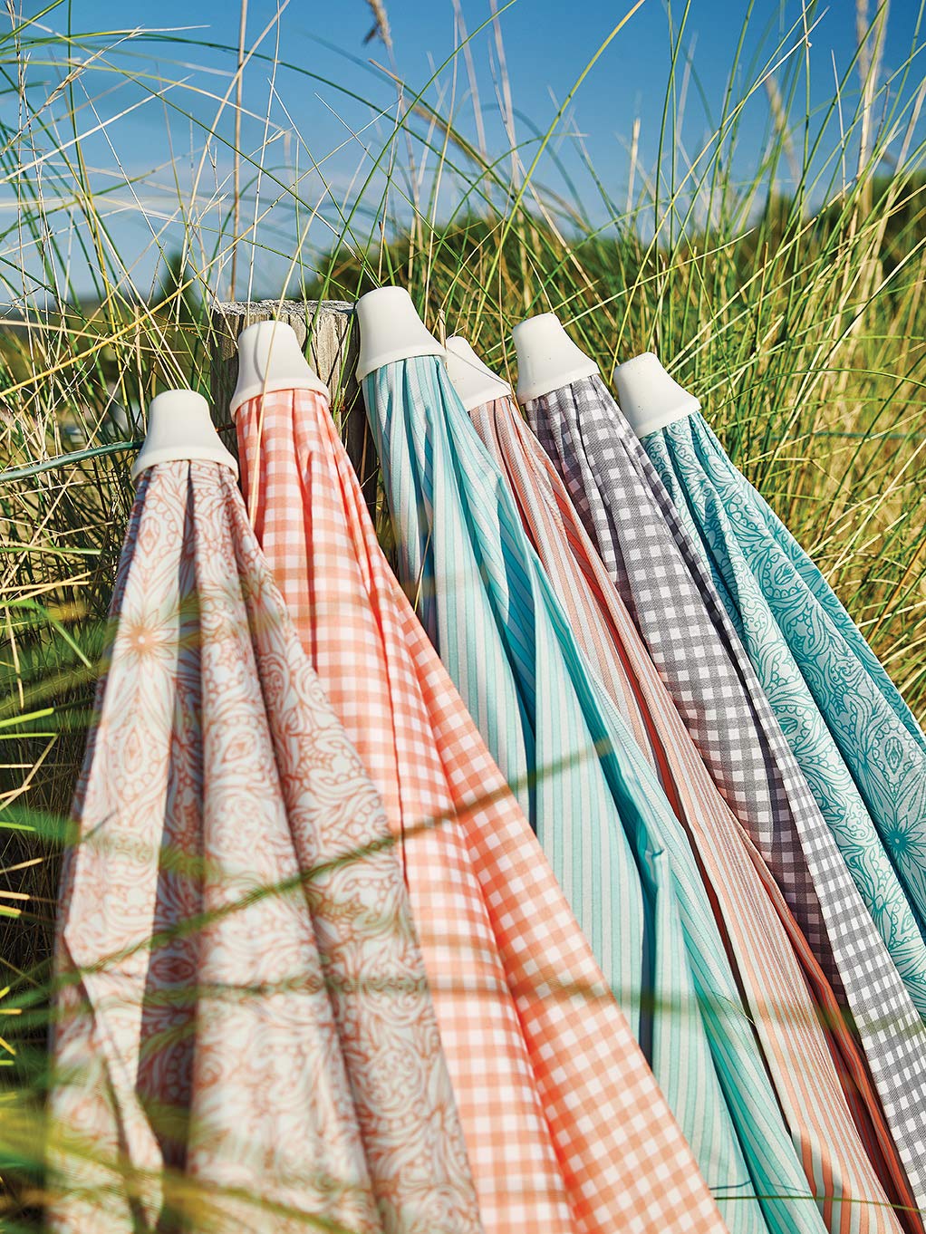 EZPELETA Sonnenschirm Bora Bora für Strand, Terrasse und den Garten, faltbar und tragbar, Sonnenschutz UPF 50+, Bedruckt mit Blumen/Karomuster/Streifen, inklusive Tragetasche (Kariert-Grau)