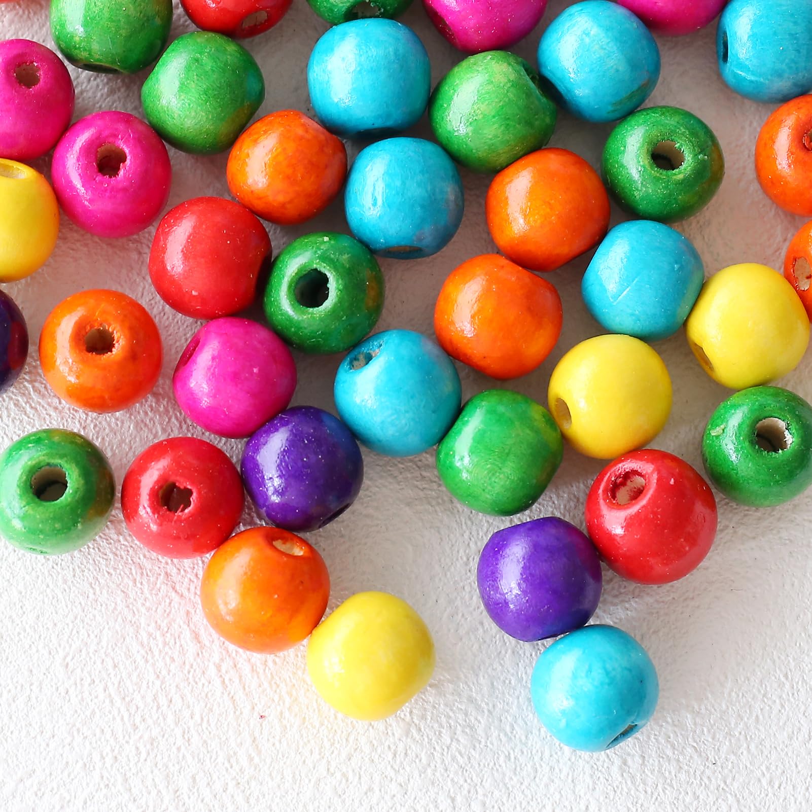 Perles en bois de couleurs ToBeIT 20 mm pour décoration de fête