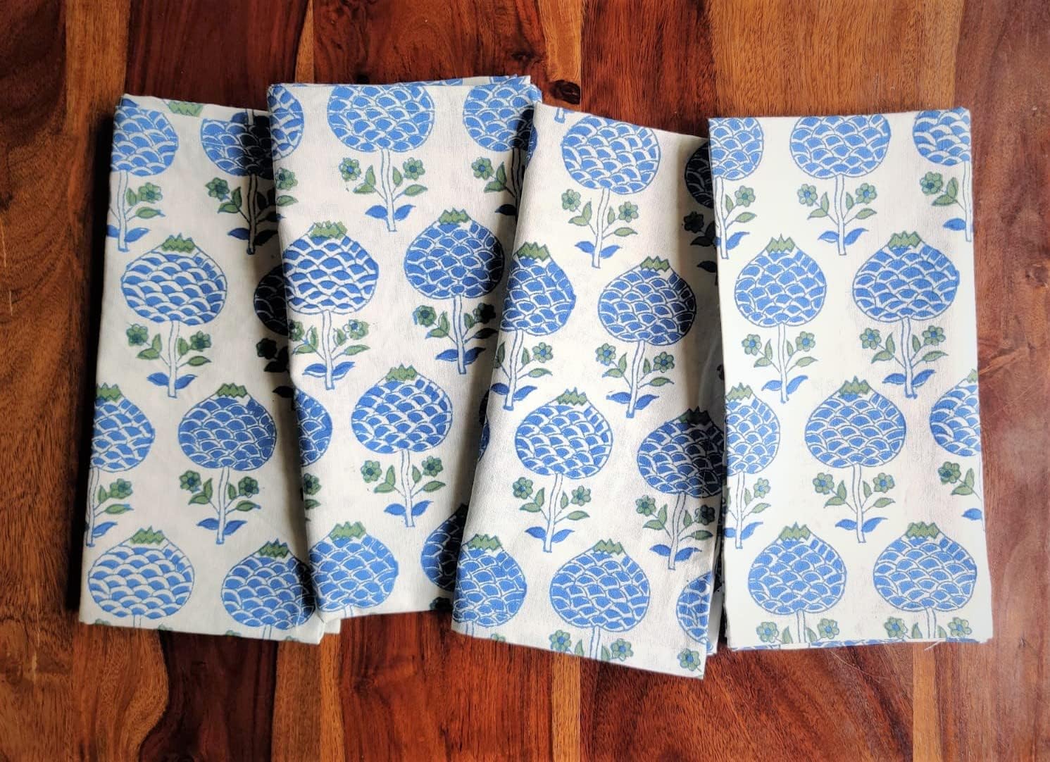 ATOSII GMSD 'Olive' Home Linen 100% Cotton Cloth Dinner Napkins - 20 x 20 inch (White) Oversized - Set of 6 - Handcrafted with Gold Trim Border - Soft Designer Napkins - Perfect for Christmas