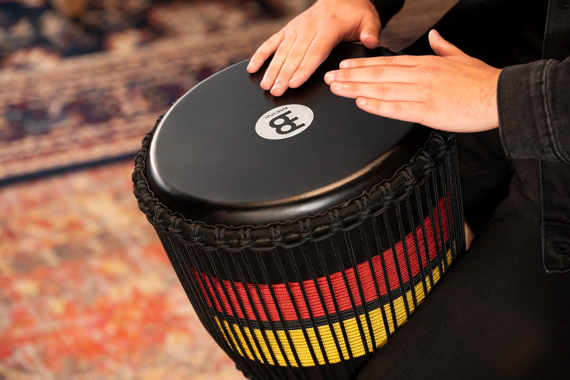 Meinl Percussion African Style Djembe – Grande Percussion à Main – Avec Peau de Chèvre – Diamètre 12 pouces – Acajou, Multicolore (ADJ7-L)