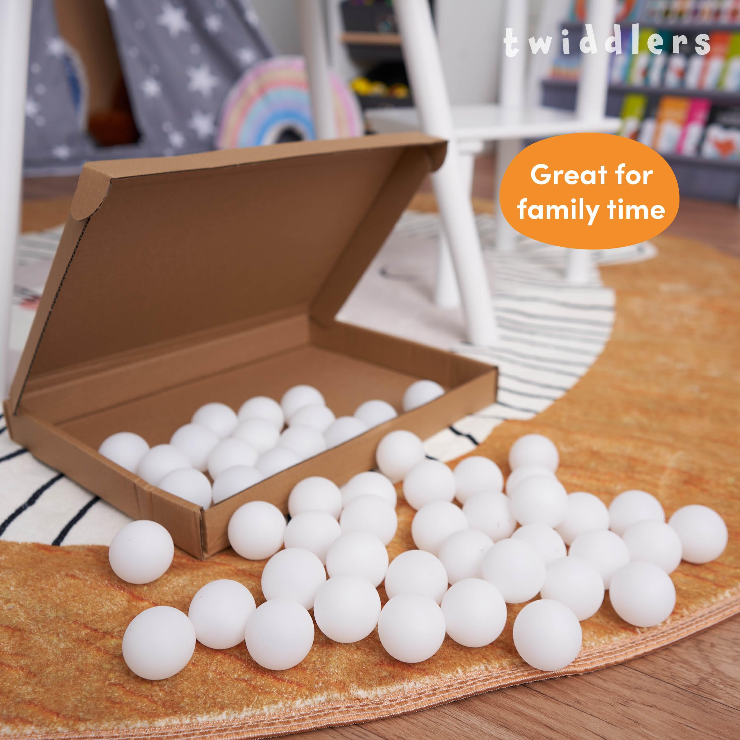 THE TWIDDLERS - 50 Pelotas de Tenis de Mesa Ping Pong - Pelotas Ideales para el Juego de la Cerveza Pong, Manualidades, Fiestas Juegos de Navidad