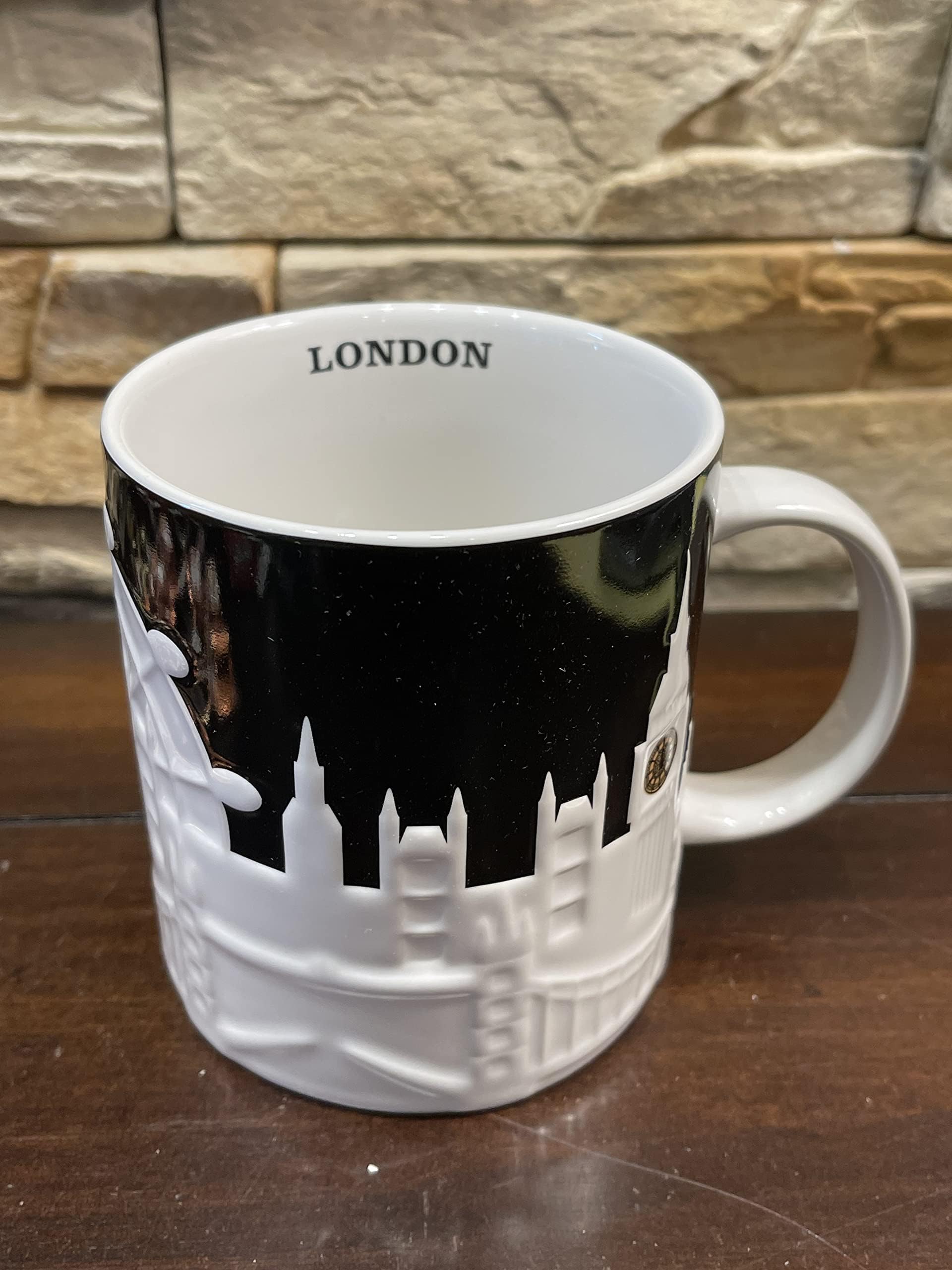 London Mug with Relief Design Height 10.5 cm Diameter 9.3 cm Stoneware Dishwasher and Microwave Safe