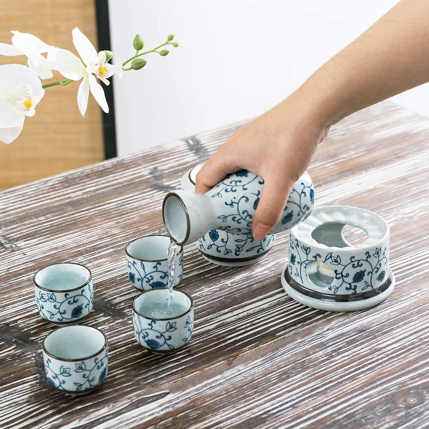 ODYO Tasse à saké Traditionnelle, Verres à vin en céramique, Ensemble de 4 Verres à saké Japonais à Fleurs Bleues en céramique exquise, Bol Plus Chaud (Couleur : Bleu) (Color : White)