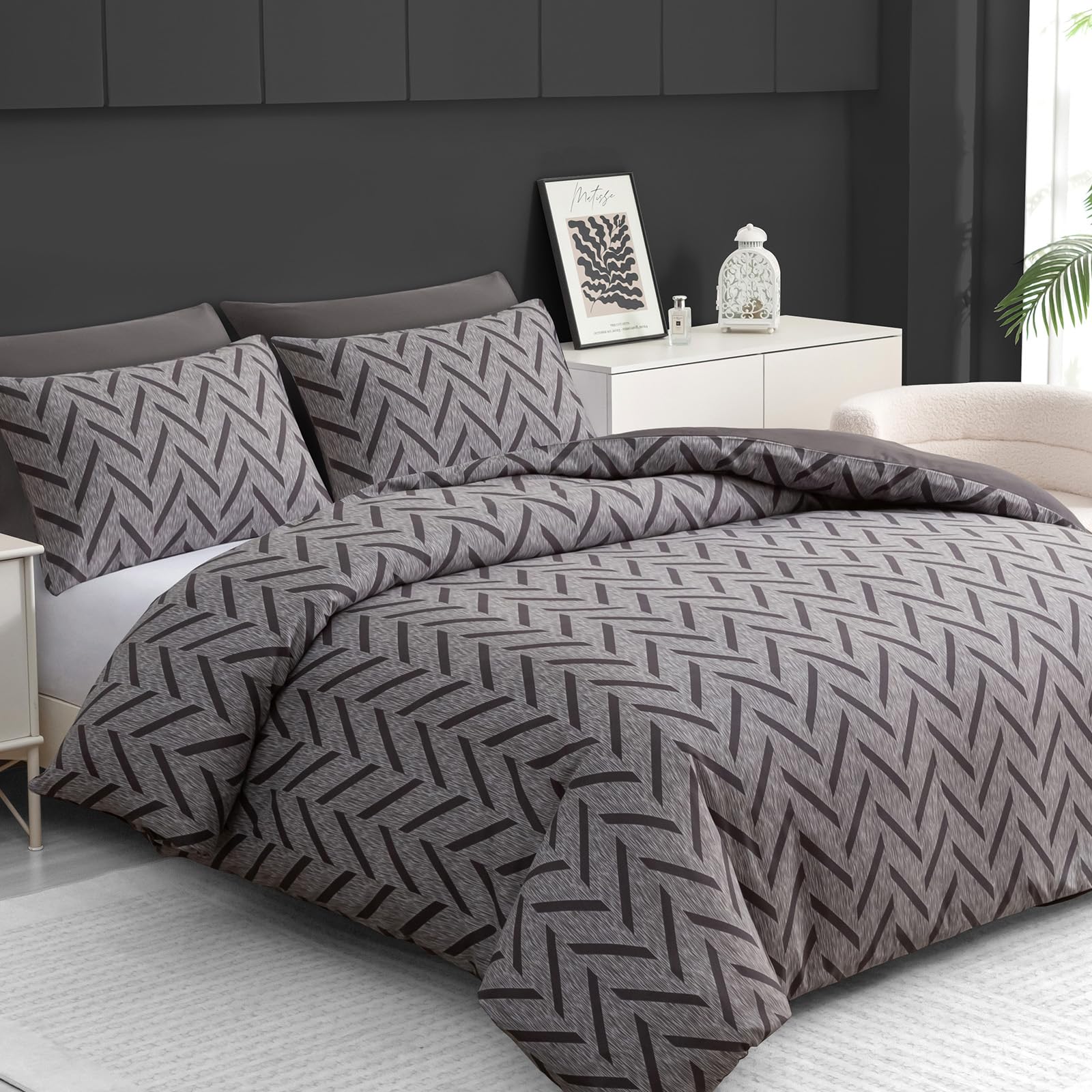 Pamposh 4 Pcs Super King Duvet Set with Matching Black Super King Fitted Sheet 40 cm Extra Deep Pocket - Premium Microfibre Reversible Quilt Cover Bedding Set For All Seasons โ image 1