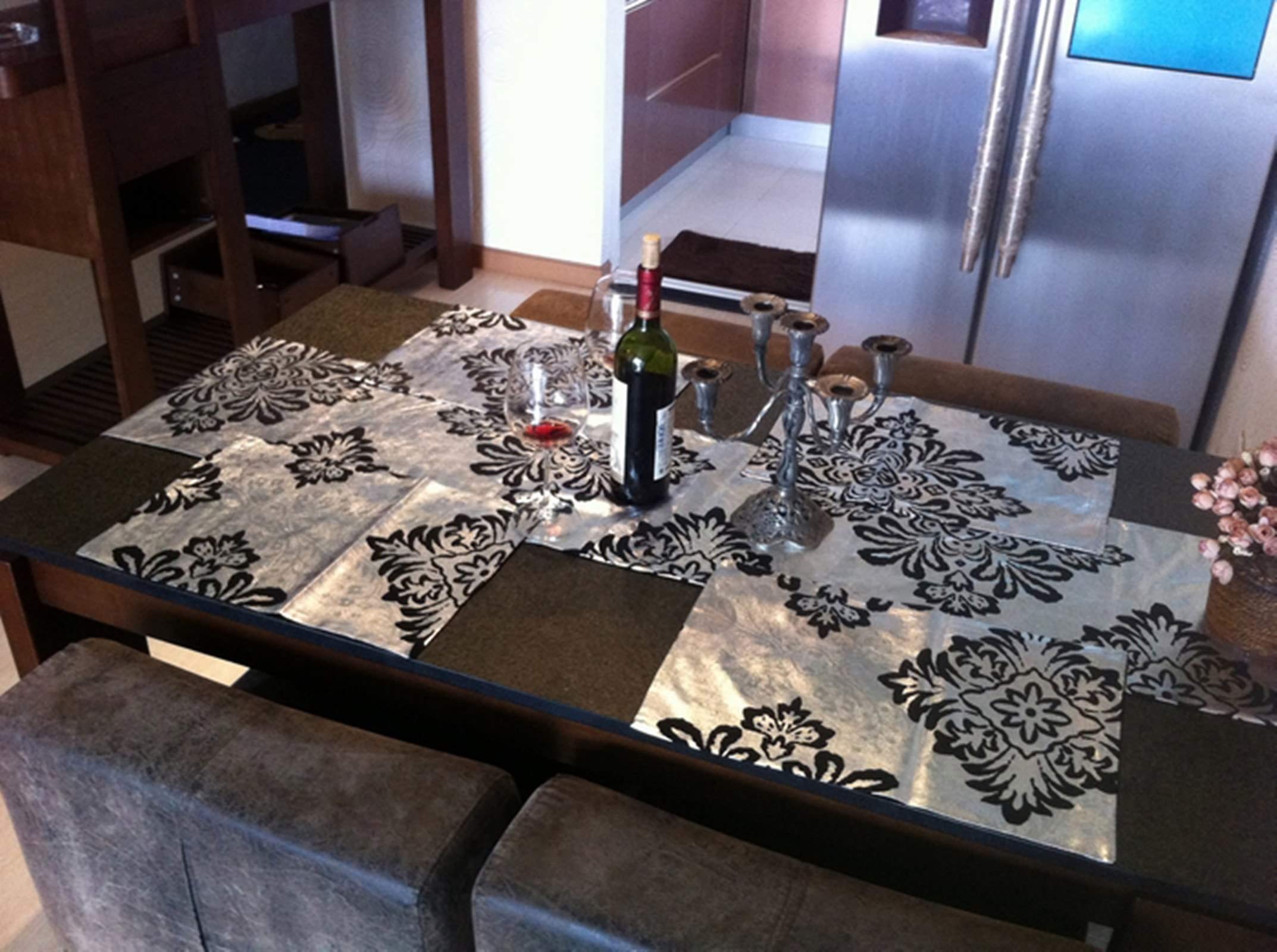 Tavola Runner in Seta, Runner Natalizio Argento Nero Motivo Floreale Runner Da Tavolo Elegante, 33x250CM