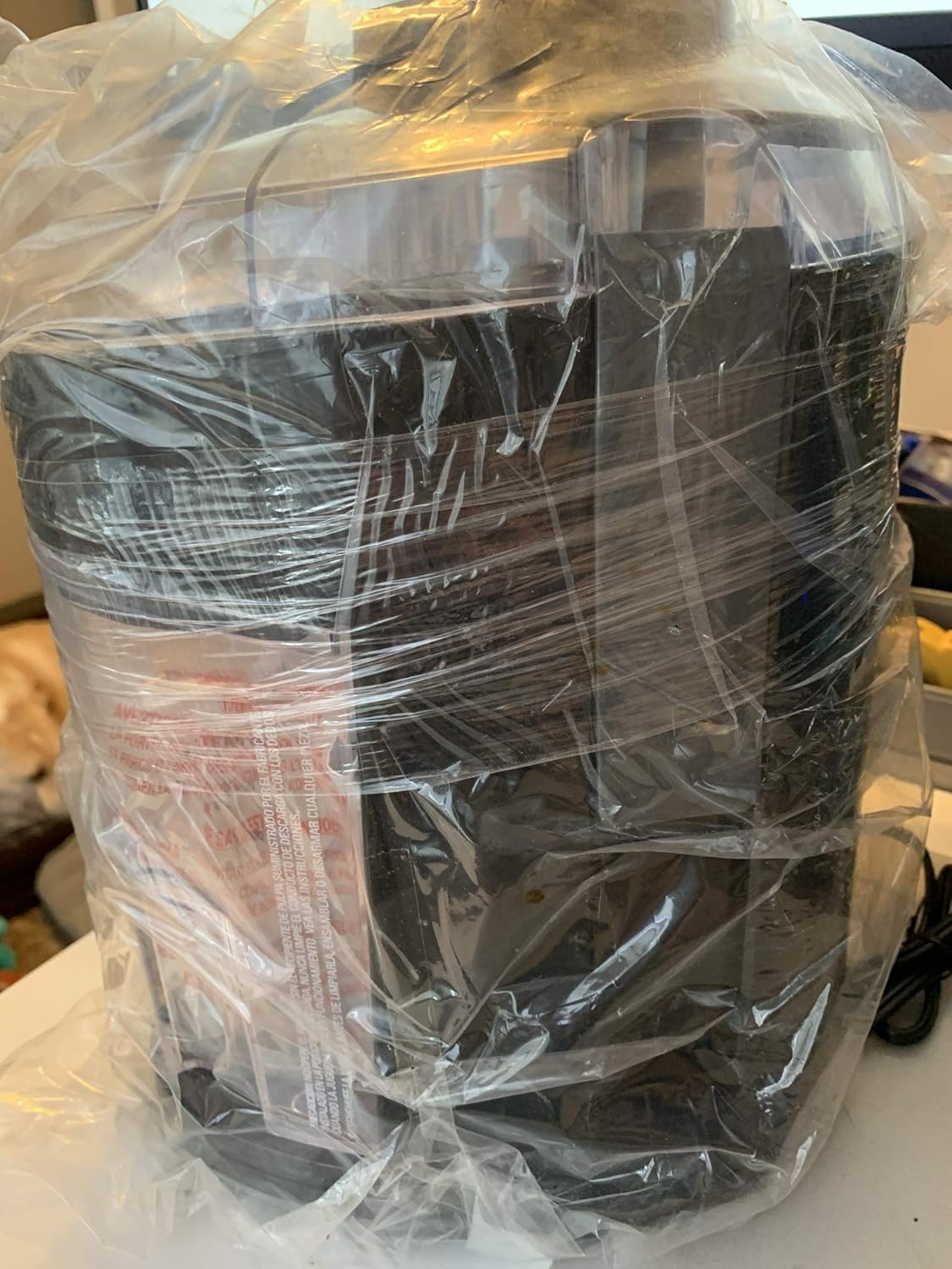 3 X Black & Decker JE2200B 400-Watt Fruit and Vegetable Juice Extractor with Custom Juice Cup, Black