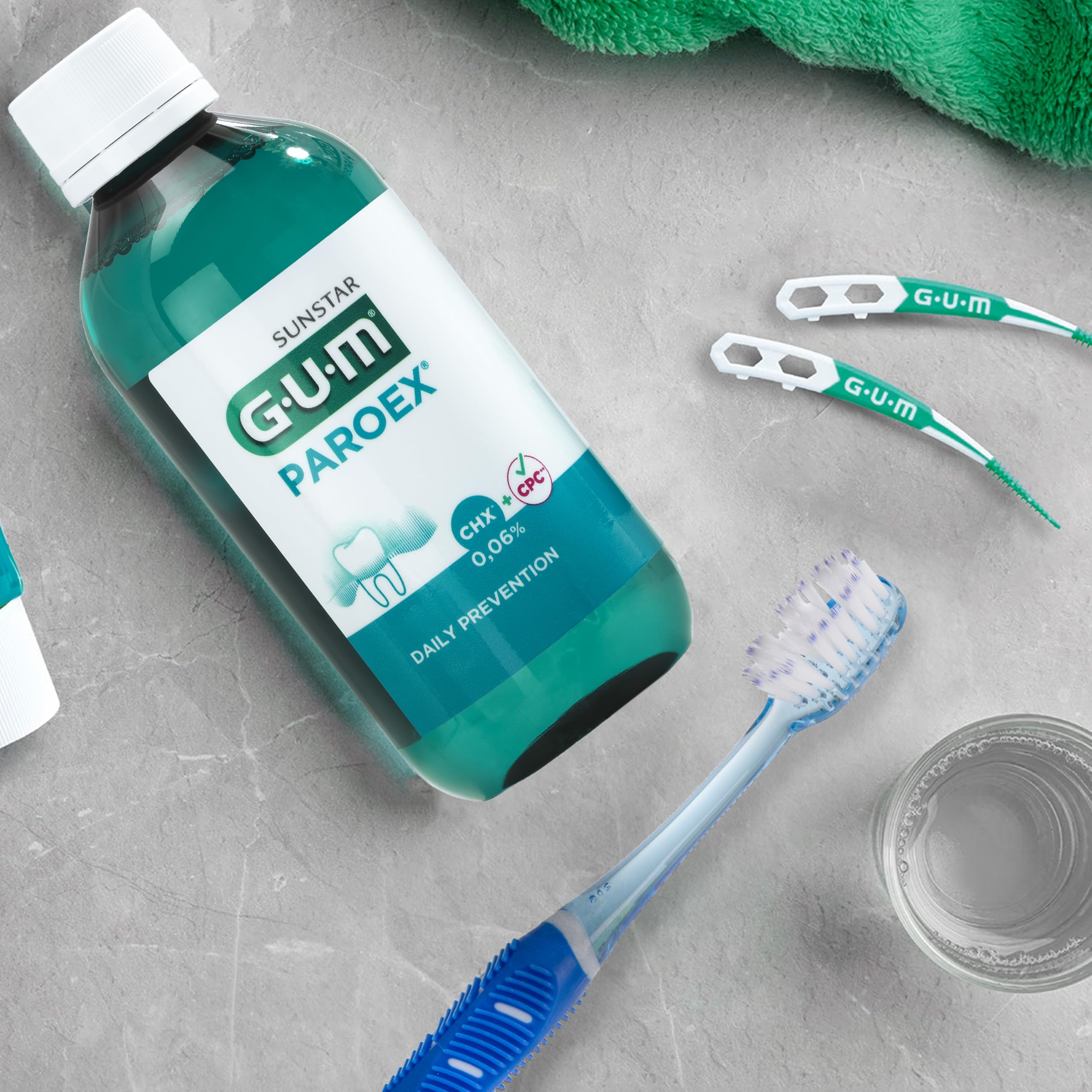 GUM PAROEX 0,06% Pflege- Mundspülung | fortschrittliche Zahnfleischpflege | Zweifach-Antiplaque-System | beruhigt empfindliches Zahnfleisch | alkoholfrei | 12 x 500