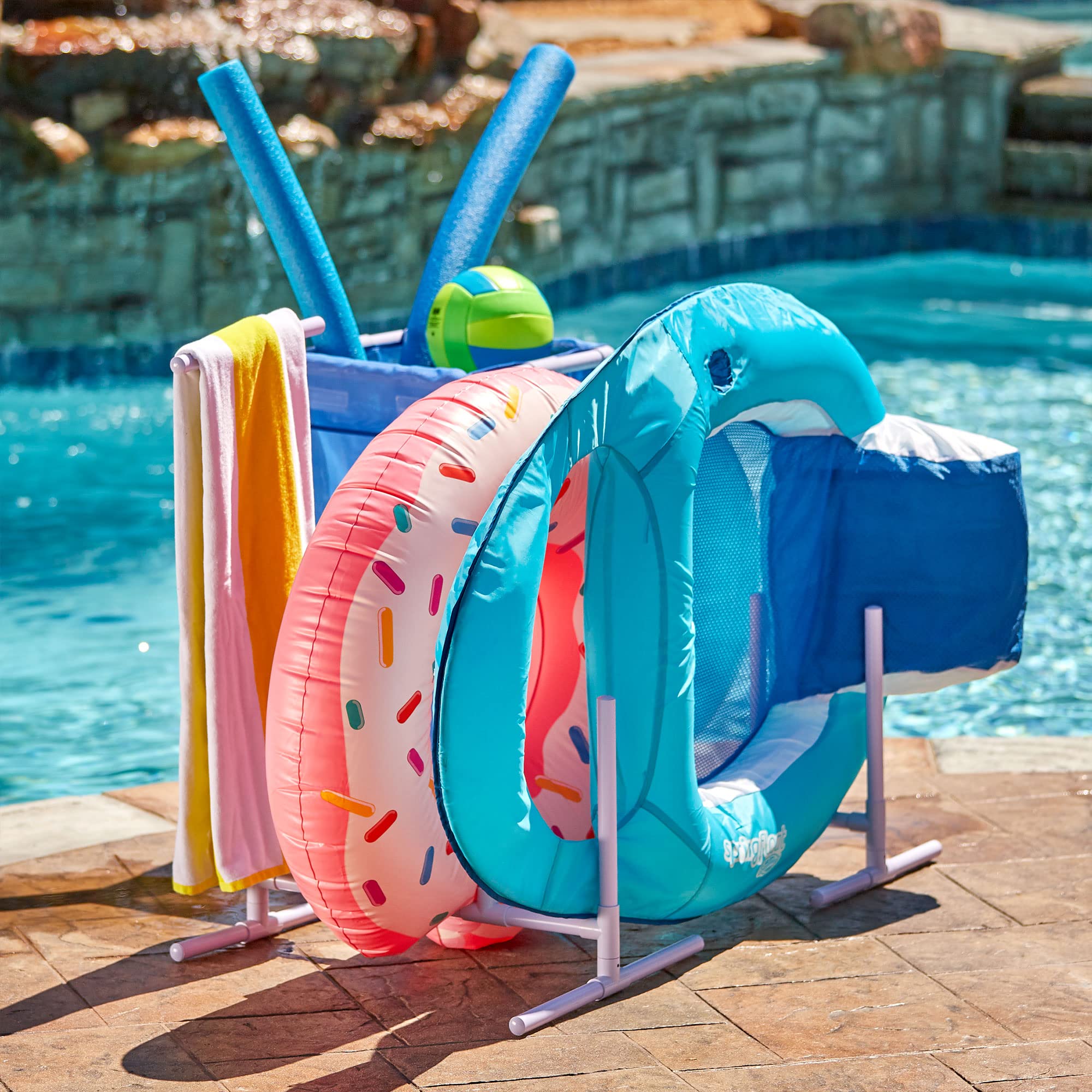 Swimline Hydrotools Portasciugamani Laterale per Piscina, con Cesto in Rete Rimovibile, per Esterni e Interni, Piscina, Patio, Bagno, Porta Accessori a Bordo Piscina, Supporto per Asciugatura Bar
