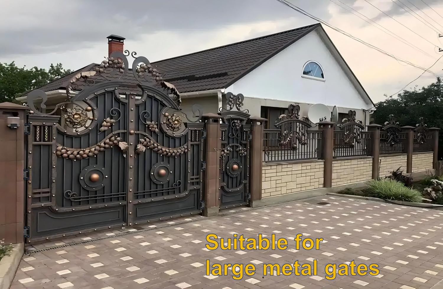 Heavy Duty Gate Hinge - 1100 Lbs Max Load, 180° Opening,Carbon Steel Construction, 7" with Roller Bearings for Smooth Operation, Face Mount Bolt or Weld on Wood and Metal Gates