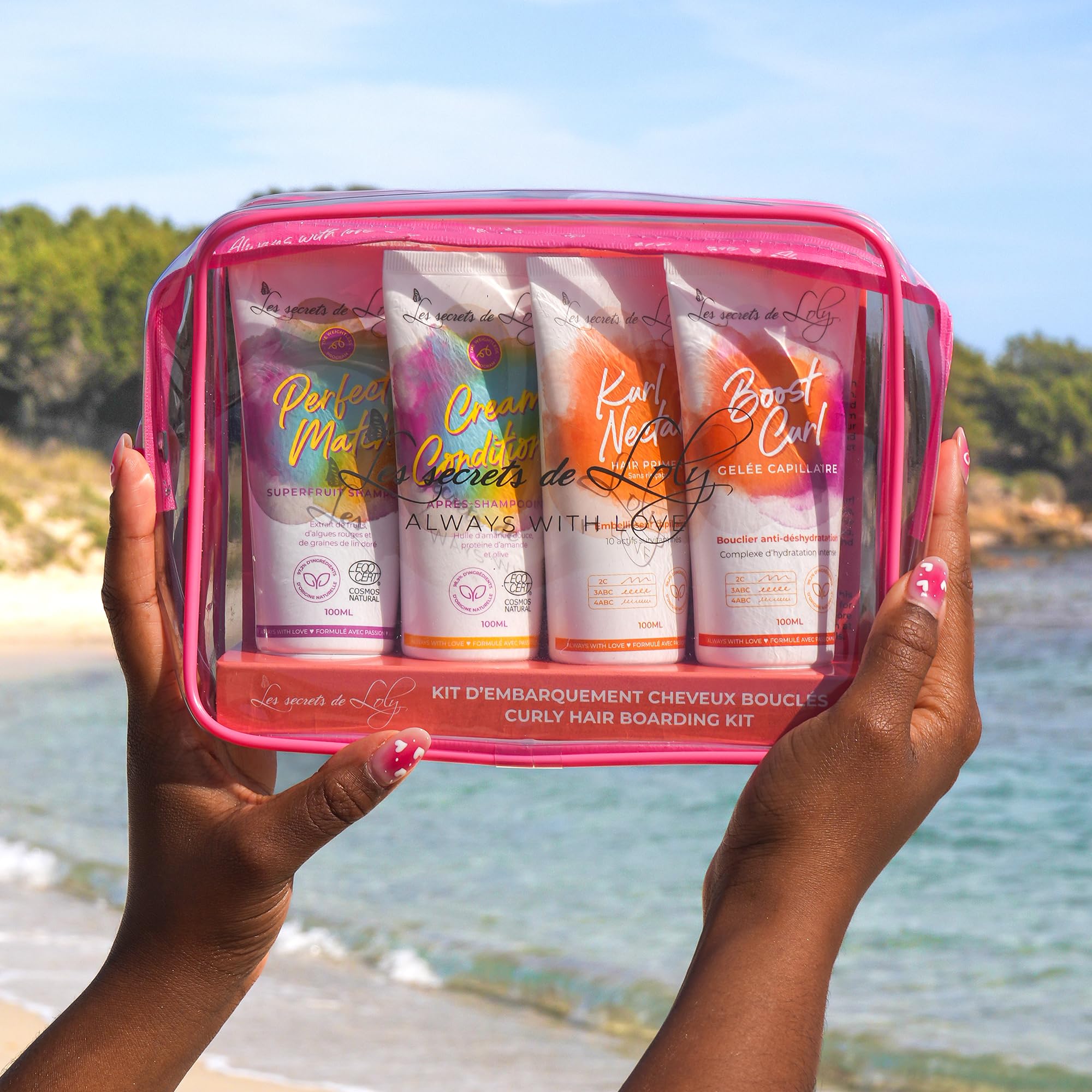 Les Secrets de Loly - Trousse de Voyage Cheveux Bouclés – 4 Soins 100ml – Shampooing + Après-Shampooing + Leave-in + Gelée – Format Cabine
