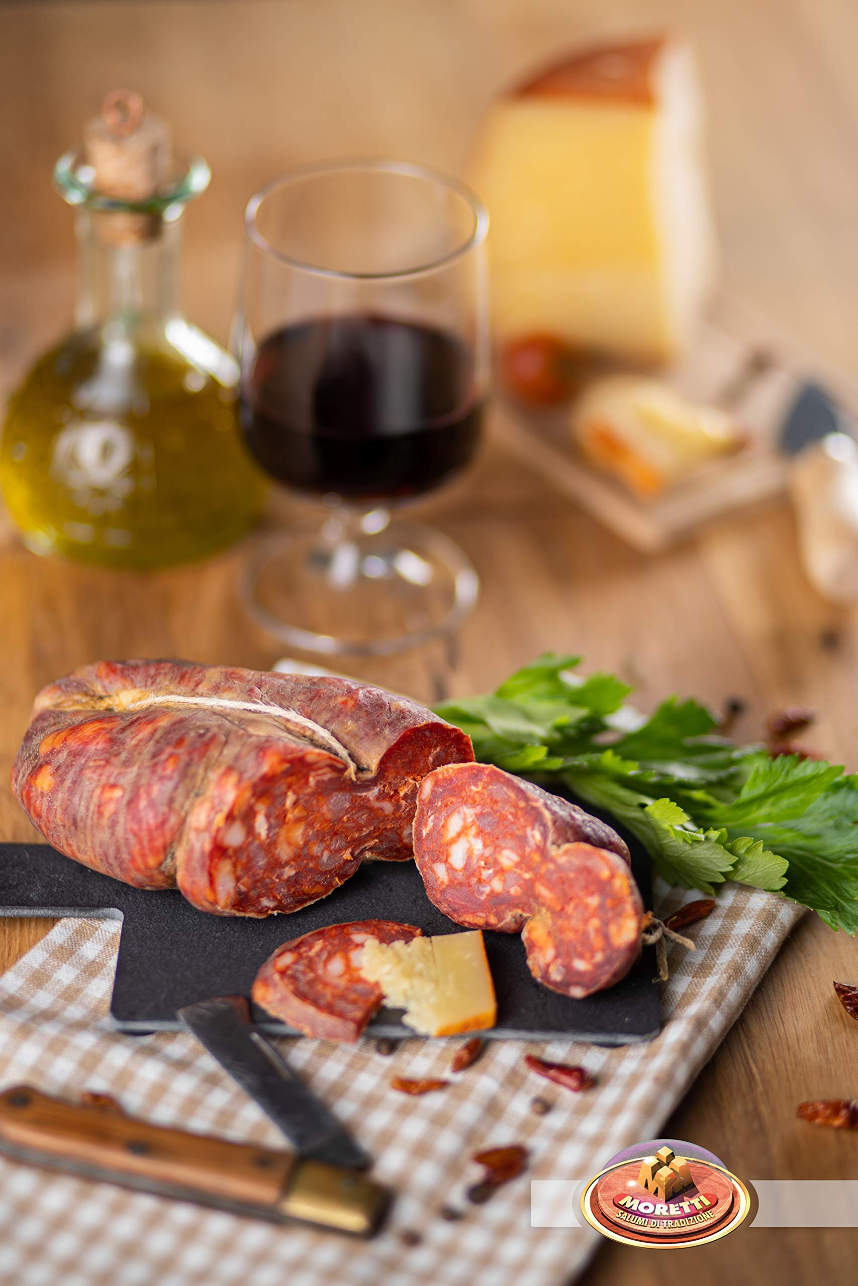 Moretti® | Soppressata assaisonnée artisanale | 600g / 700g Sous Vide 2 Packs | piment calabrais | Salami traditionnel | Planche à découper en bois cadeau (épicé) - 5