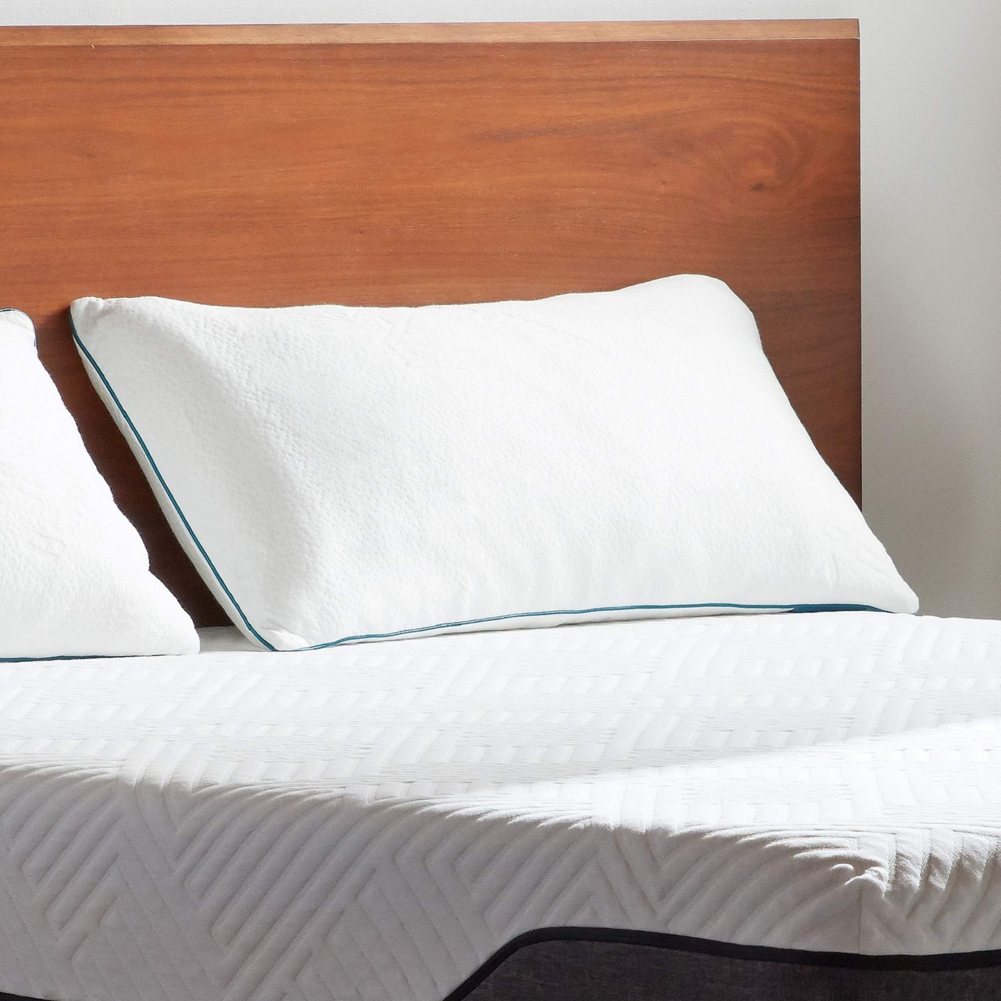 lucid advanced memory foam pillow