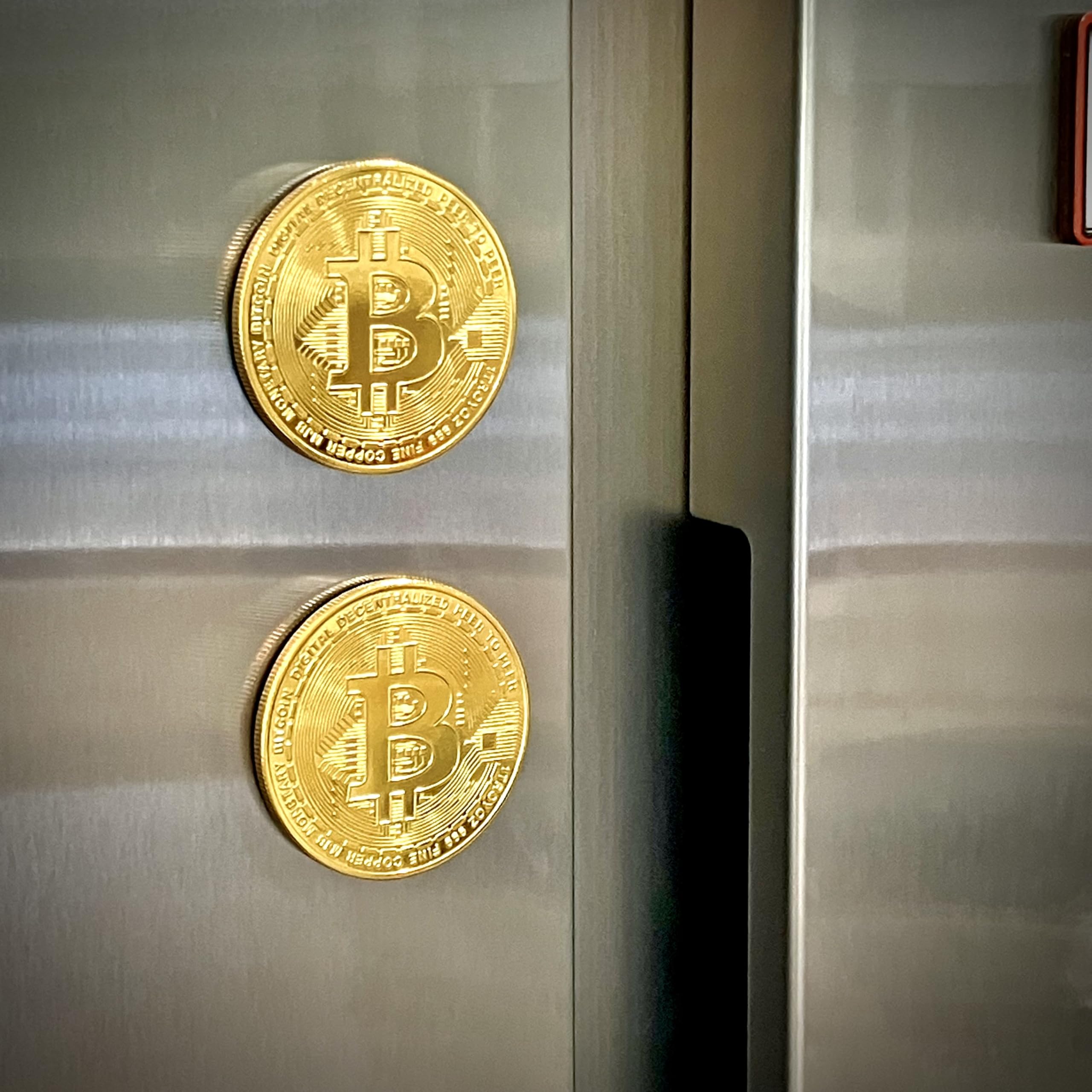 Amazon.com: Bitcoin Magnet Coin – Heavy Gold 2.5” Metal Display Piece |  Premium Crypto Fridge Magnet | Great Gift for Bitcoiners, HODLers, and  Crypto Fans : Home & Kitchen