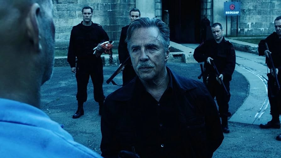 Amazon.co.jp: デンジャラス・プリズン ―牢獄の処刑人