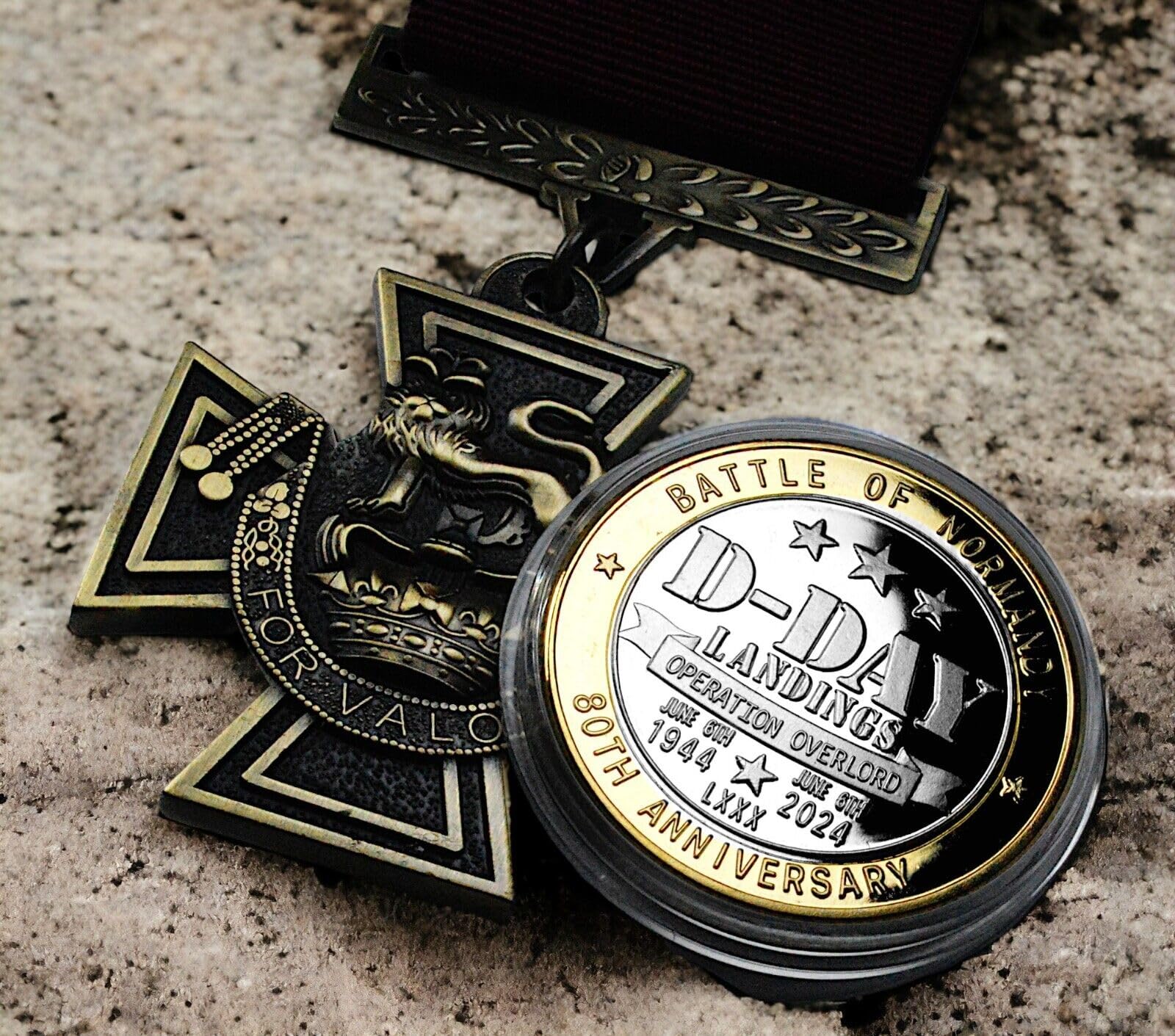 The Commemorative Coin Company Multi-Colour D-Day Landings 80Th Anniversary Dual Metal Commemorative And Victoria Cross Medal Set Highest British Military Award/Decoration/Bravery Operation Overlord Normandy Ww2