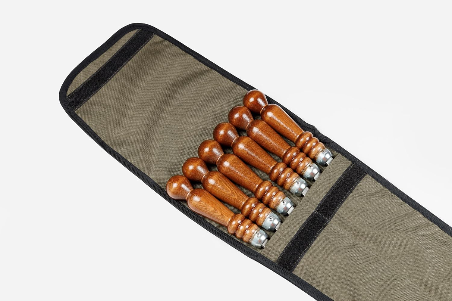 6 Pack Kebab Skewers 26 Inch BBQ Barbecue Shashlik Skewers Stainless Steel Sticks Heavy Duty Large Wide Reusable with Non Slip Wooden Handle. In a wide cover made of particularly durable material.