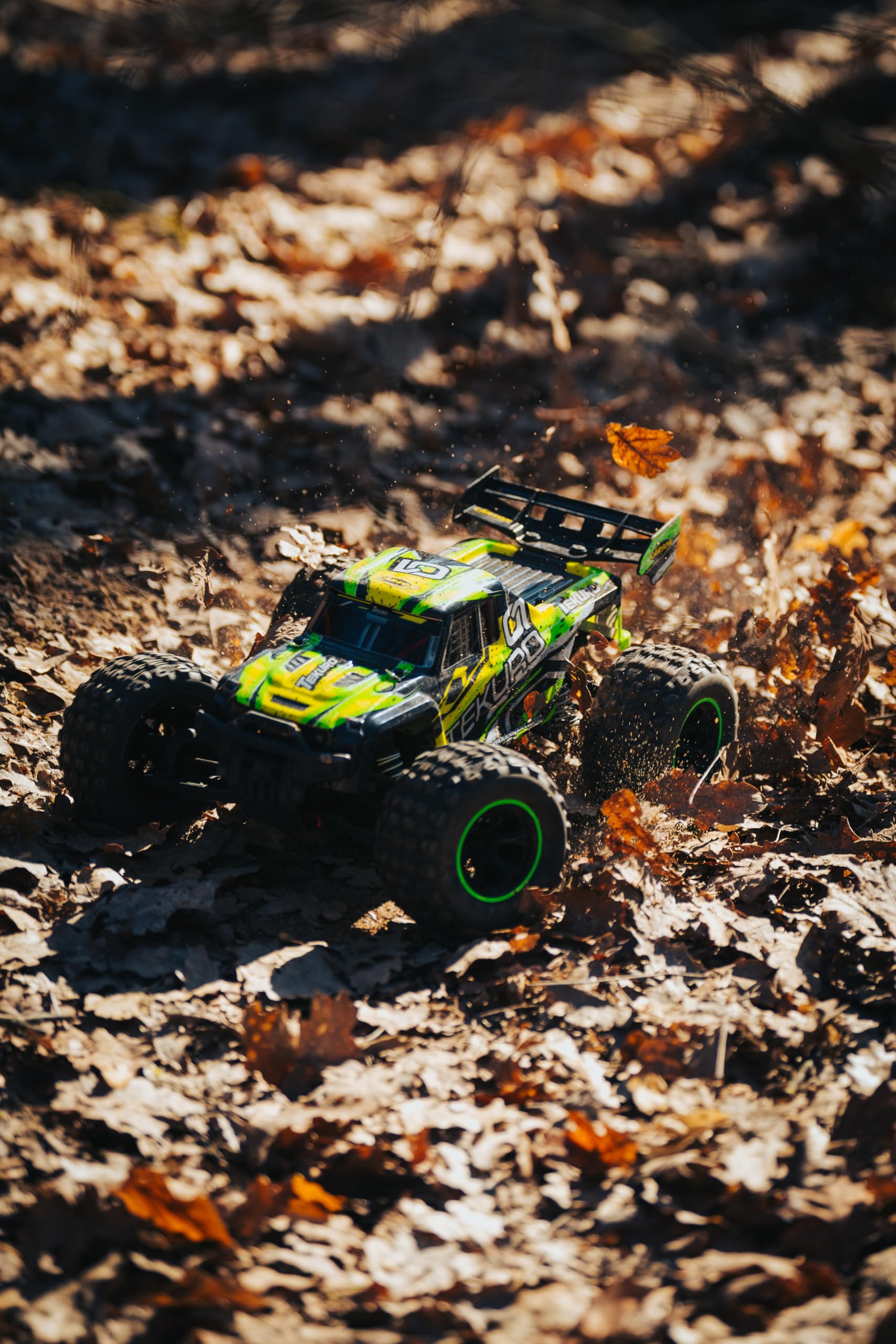 Carson 1:10 XS Tekuro 100% RTR grau/grün - Ferngesteuertes Auto, RC Buggy, inkl. Batterien und Fernsteuerung, Offroad Buggy, 40 km/h, RC Outdoor, 4WD