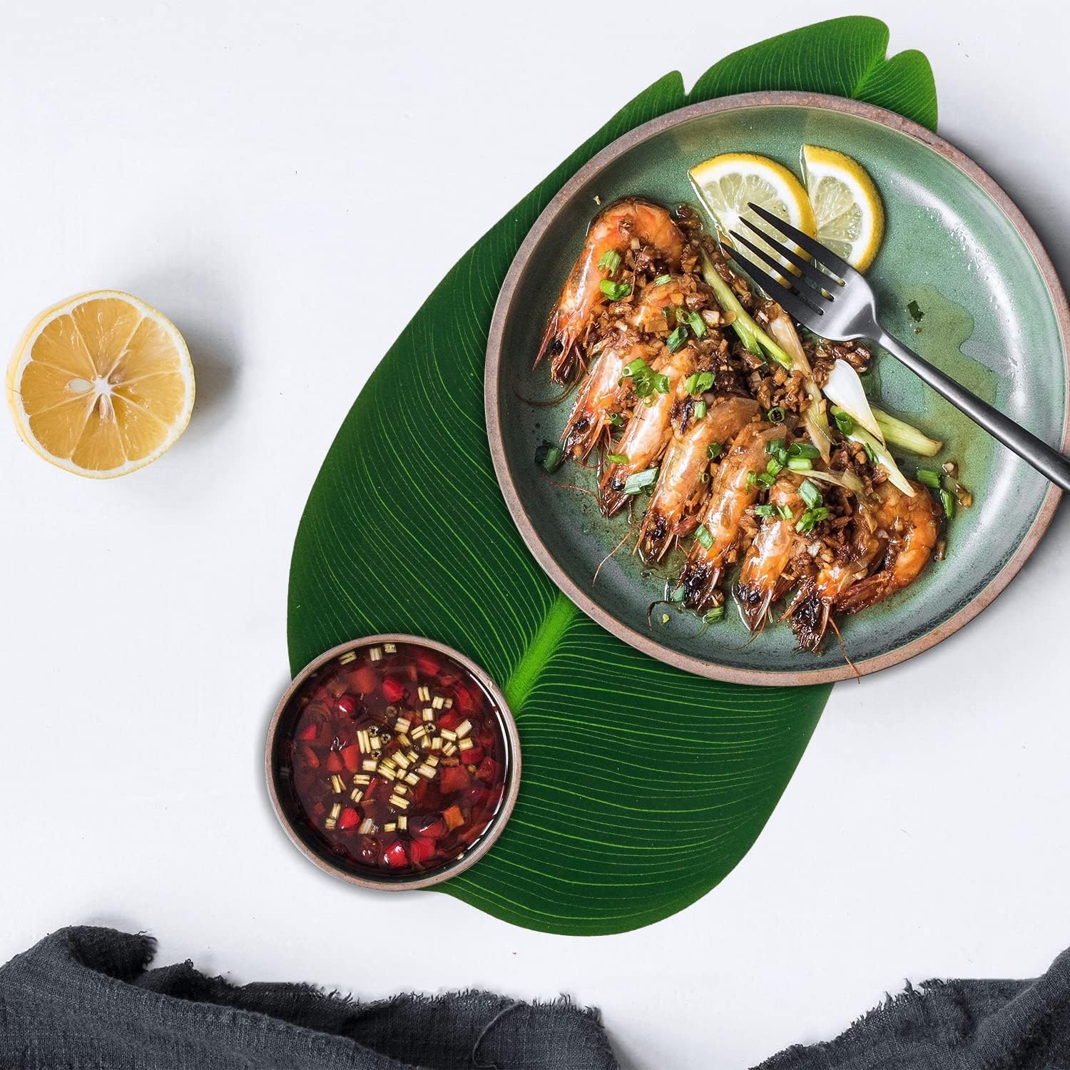 SWR Banana Leaves,Leaf Placemats,26 Pcs Artificial Banana Leaves for Hawaiian Party Jungle Aventure Theme Party Decor Table Runner Centerpieces Placemat (26) Green