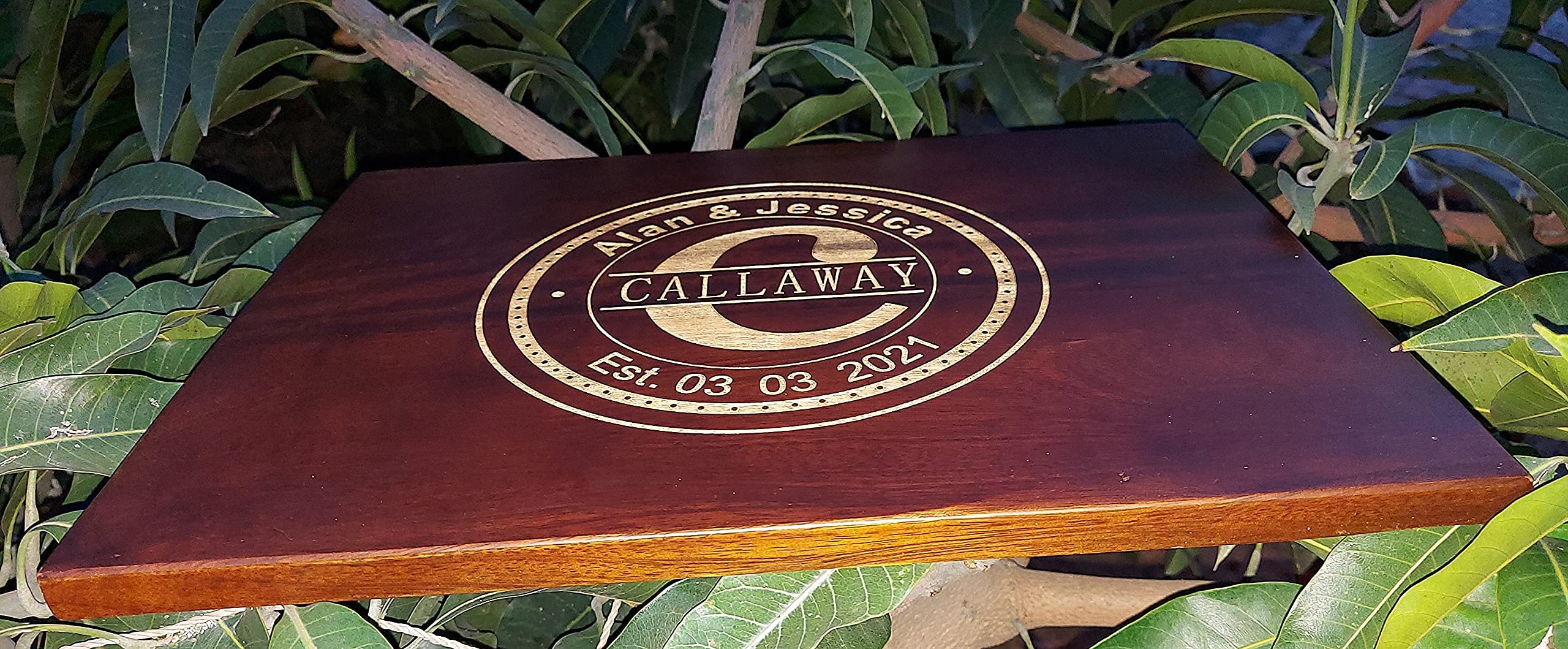 Tabla de cortar personalizada, tabla de cortar hecha a mano, regalos personalizados, regalos de boda para parejas, regalos de compromiso, regalo para padres