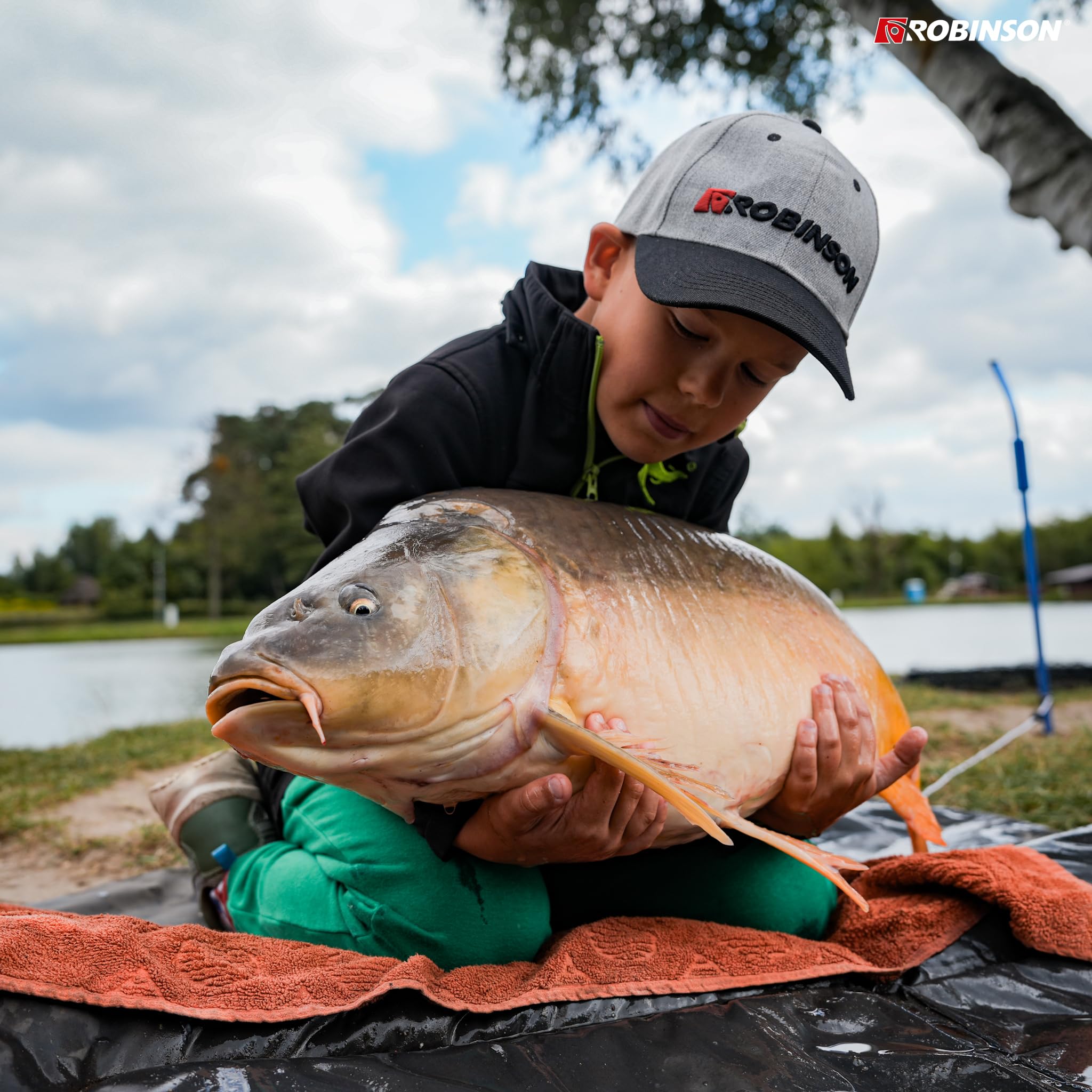 Robinson Angelrolle mit Freilauf - 6 Kugellagern - Verstärktem Getriebe und Rohr-Schnurfangbügel - CNC-Alu-Kurbel -10kg Bremskraft - Freerunner