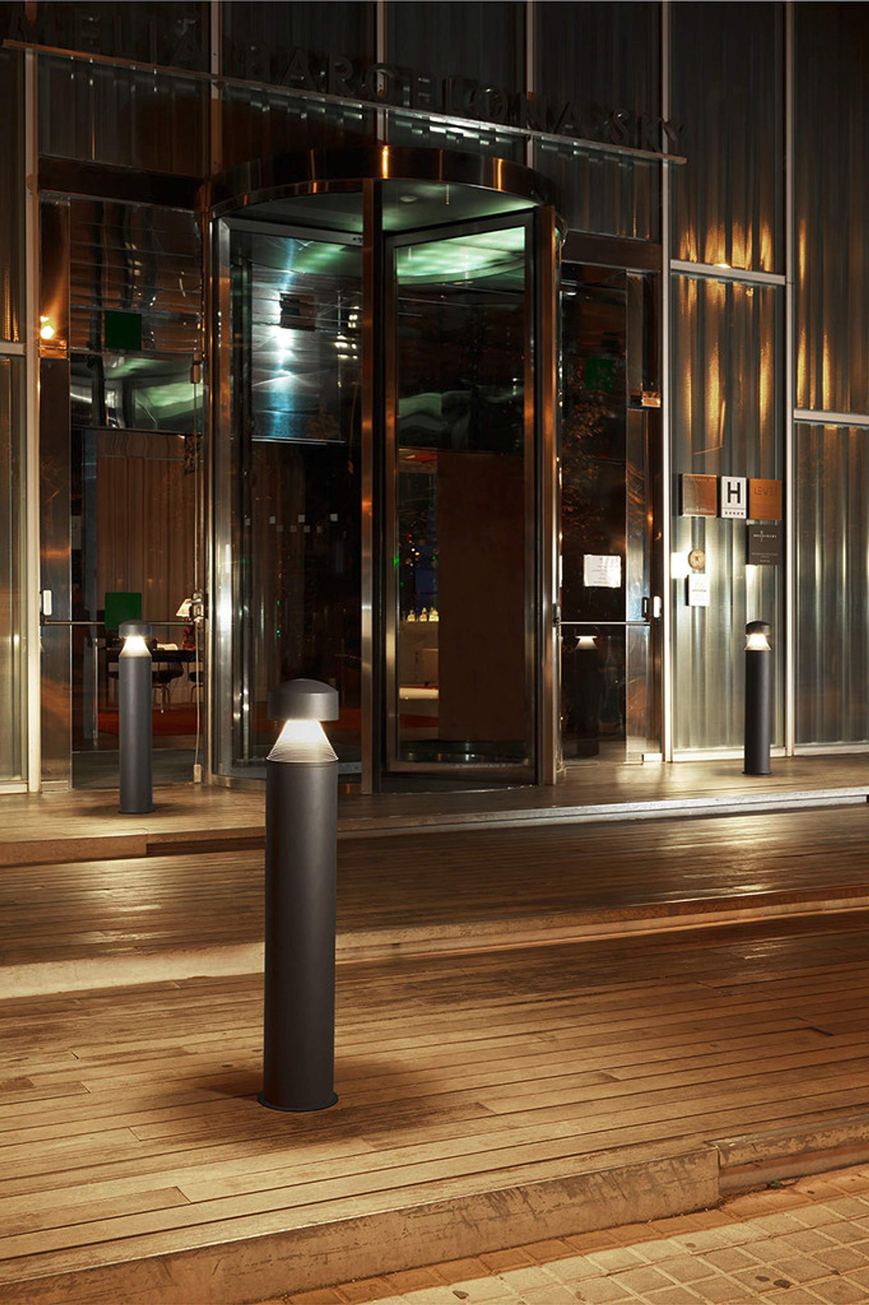 LEDS·C4 Baliza Exterior LED IP66, Iluminación de Jardín, 1000mm, 23W, Blanco Neutro 4000K, 851 Lúmenes, Gris Urbano, Eficiencia Energética y Diseño Moderno