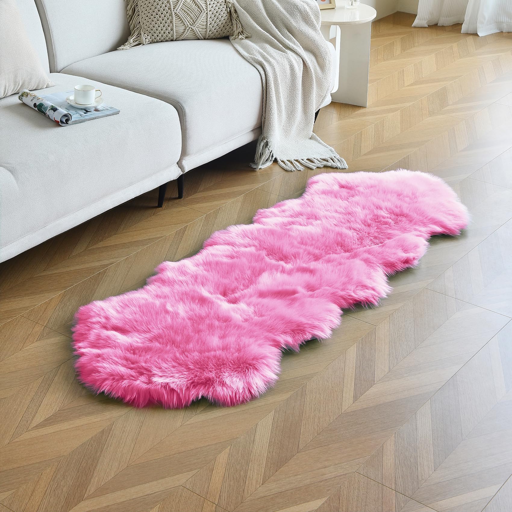 Amazon.com: VANILLACHOCOLATE Heart Shaped Soft Faux Sheepskin Fur Area ...