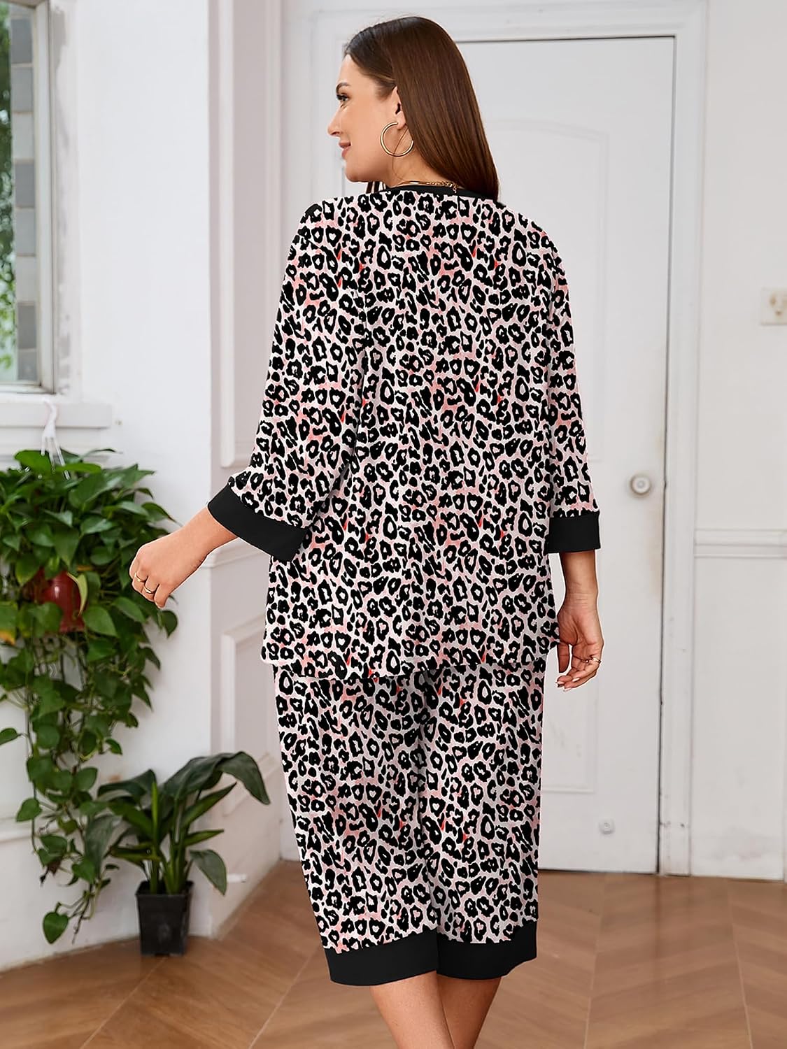 AusLook Women’s Plus Size Pajama Sets Soft 3/4 Sleeve Nightwear Top and Capri Pants 2 Piece Lounge Set with Pockets 1X-5X