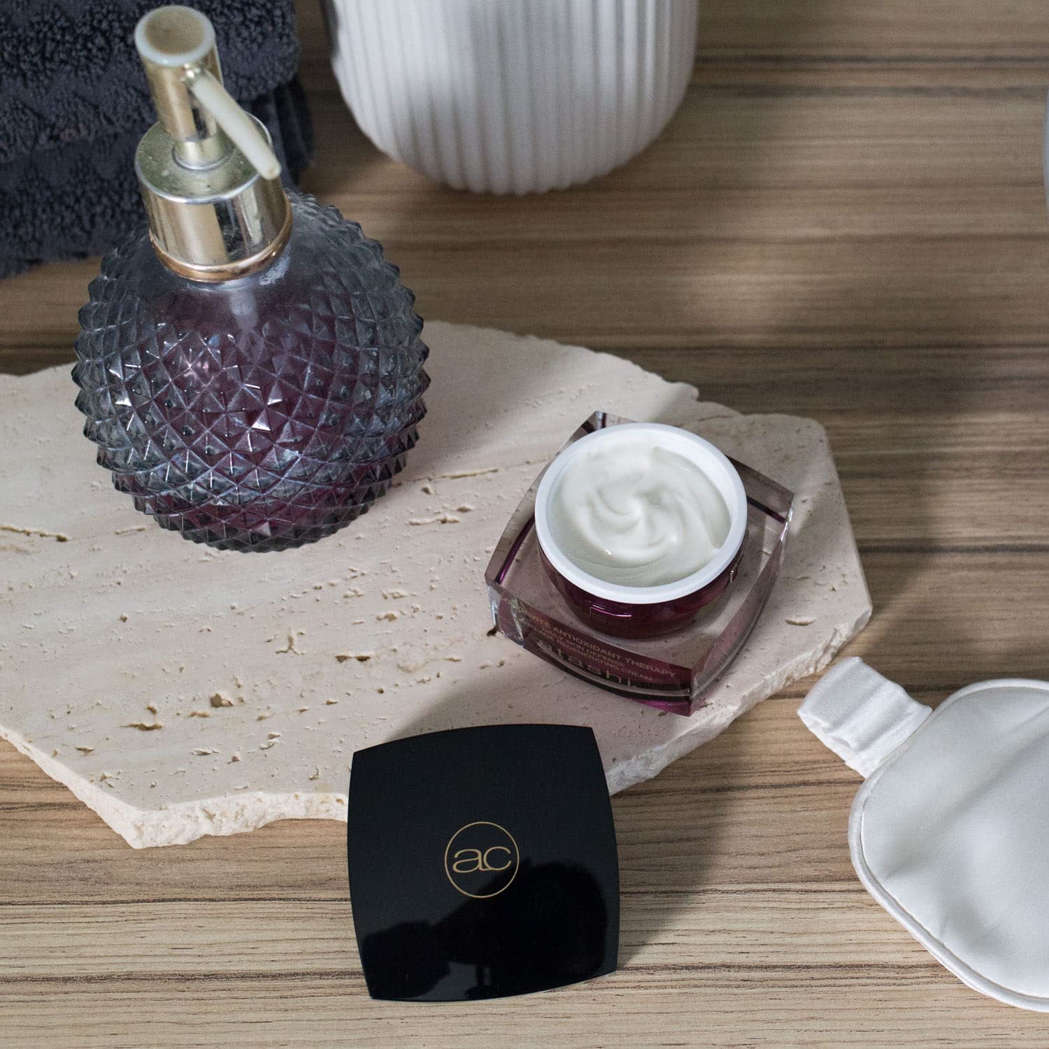 Atashi | Set di Bellezza Ritual Antiossidante Rigenerativo | 50 ml + 50 ml | Siero Restauratore Rigenerante + Crema Anti-età Rigenerante + Pietra di Giada | Vitamine C, E e CoQ10
