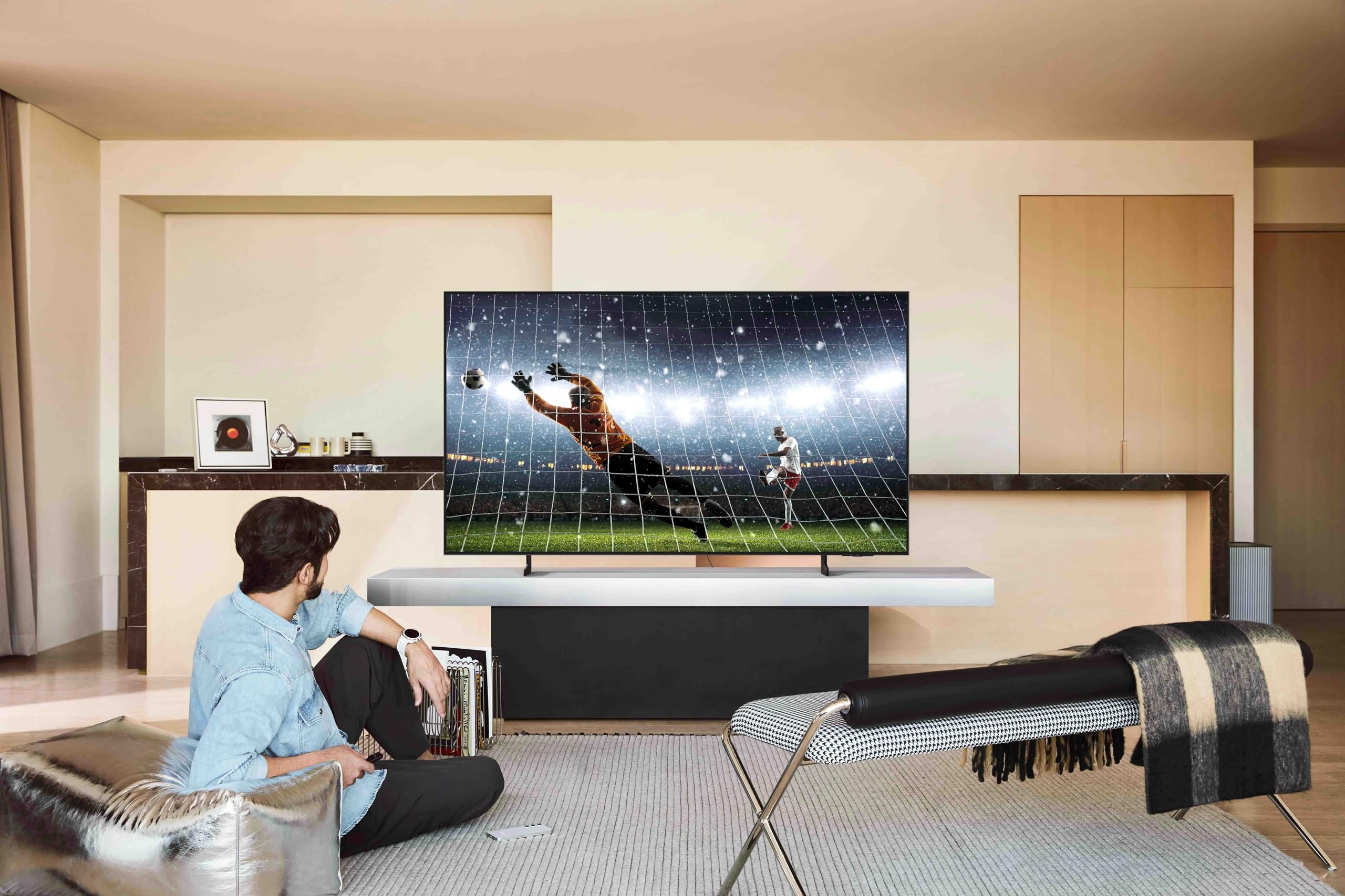 Samsung TV AI 55 Pouces OLED S85F 2025 4K Smart TV, Processeur NQ4 AI Gen2, WiFi, Airplay, HDR, Q-Symphony, OTS Lite, Gaming Hub, Bixby, Knox Security, Suivez Le Sport et Les Matchs de Football en 4K
