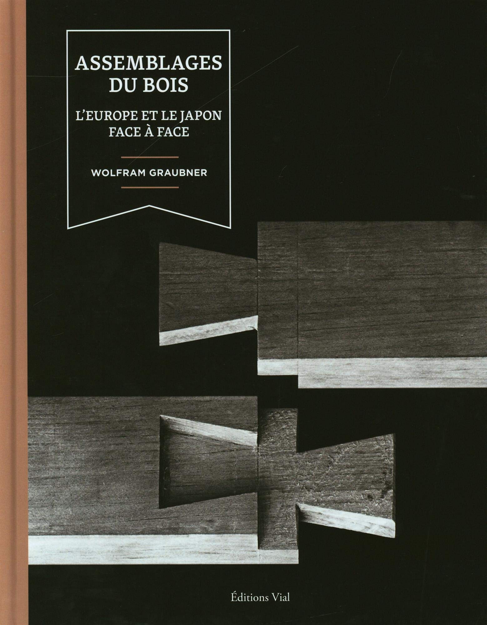 Assemblages du bois: L'Europe et le japon face à face