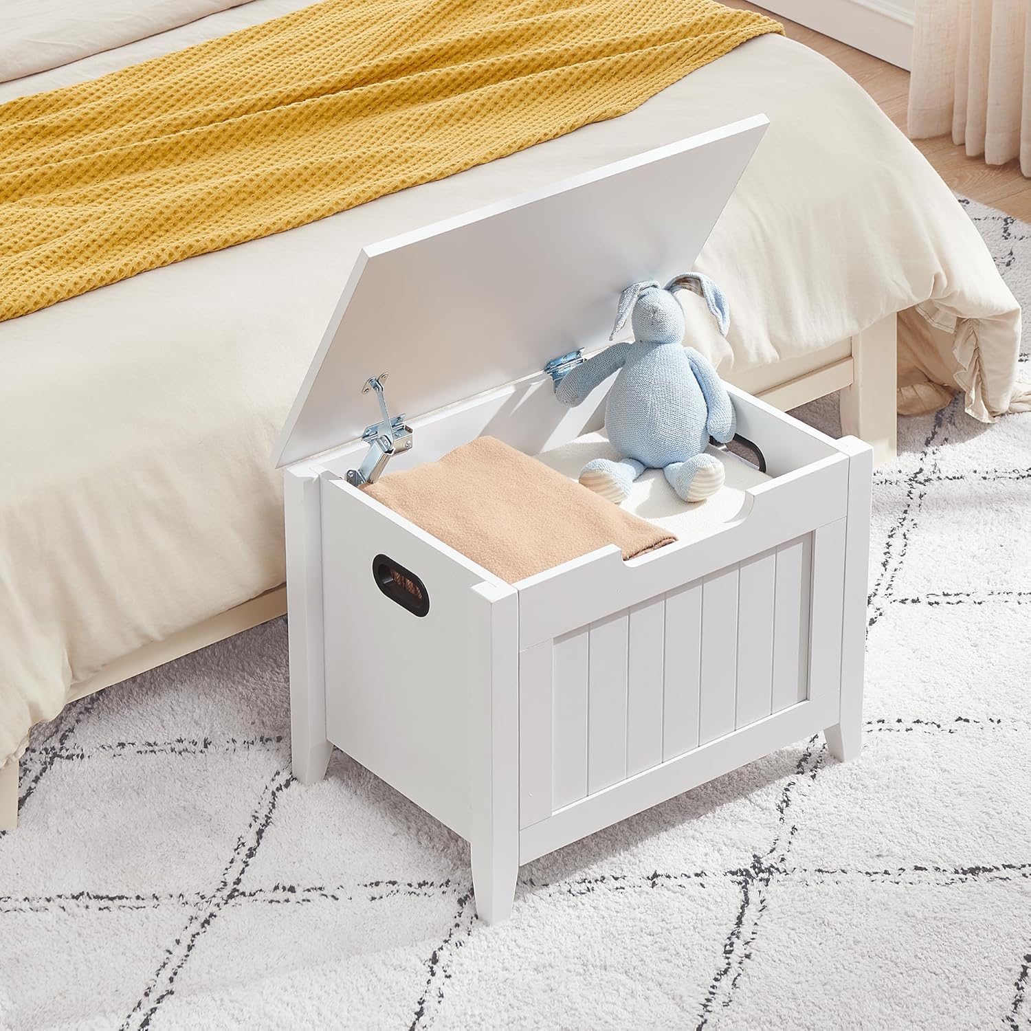 TrailBlaze Storage Bench with Safety Hinges,23.6 in Flip-Top Shoe Bench with Wood Legs, Storage Chest Ottoman Bench for Entryway, Bed Room, Living Room, Easy Assembly,White