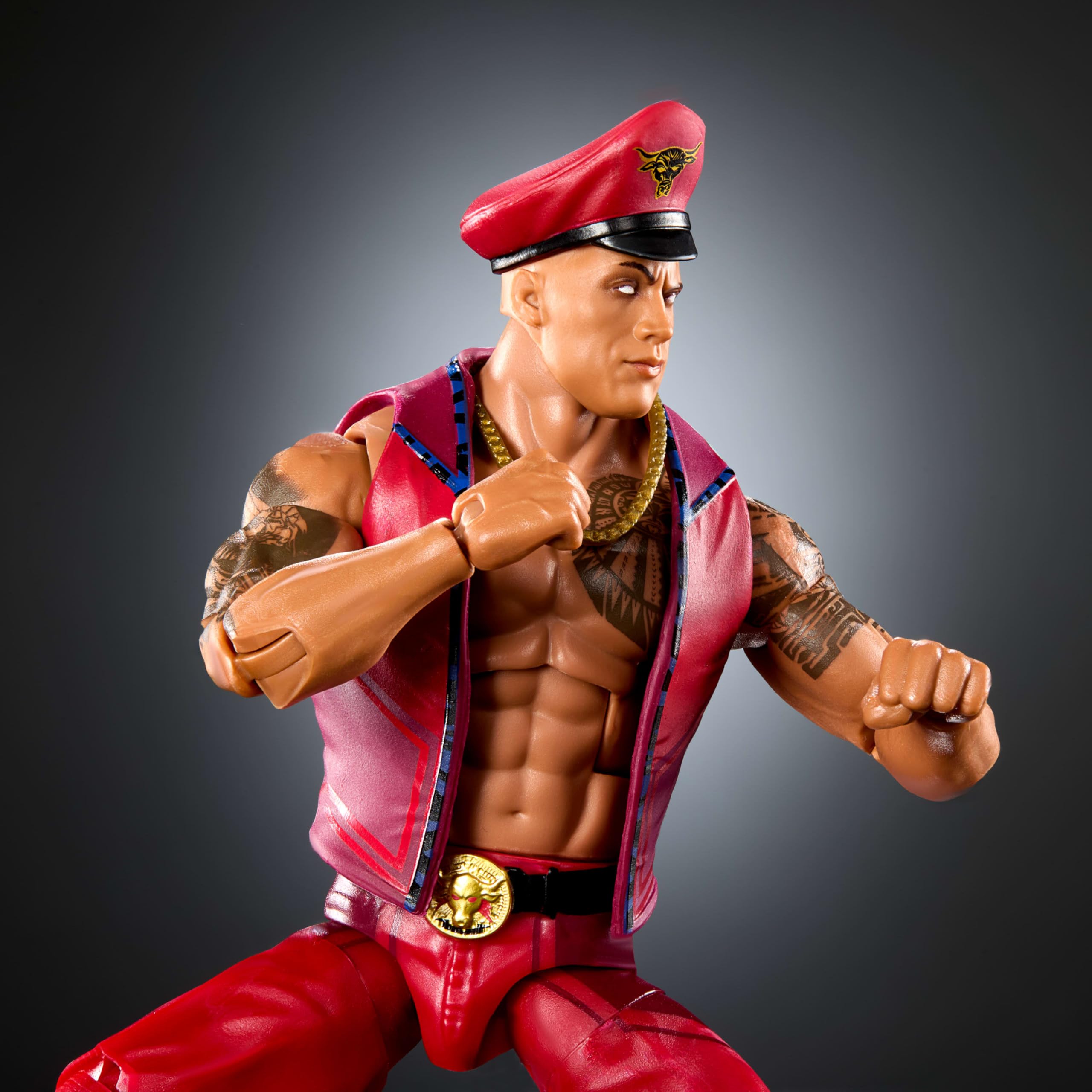 Mattel WWE x Street Fighter figurki akcji i akcesoria, The Rock Final Boss jako M. Bison, zestaw mash-up z elitarną figurką kolekcjonerską o wielkości ok. 15 cm, JLD79