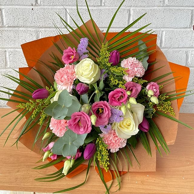 Cool Breeze, Fresh Cut Flowers Perfect for Birthday, Anniversary, Thank You, Get Well, Congrats Gift. Free Next Working Day Flower delivery.