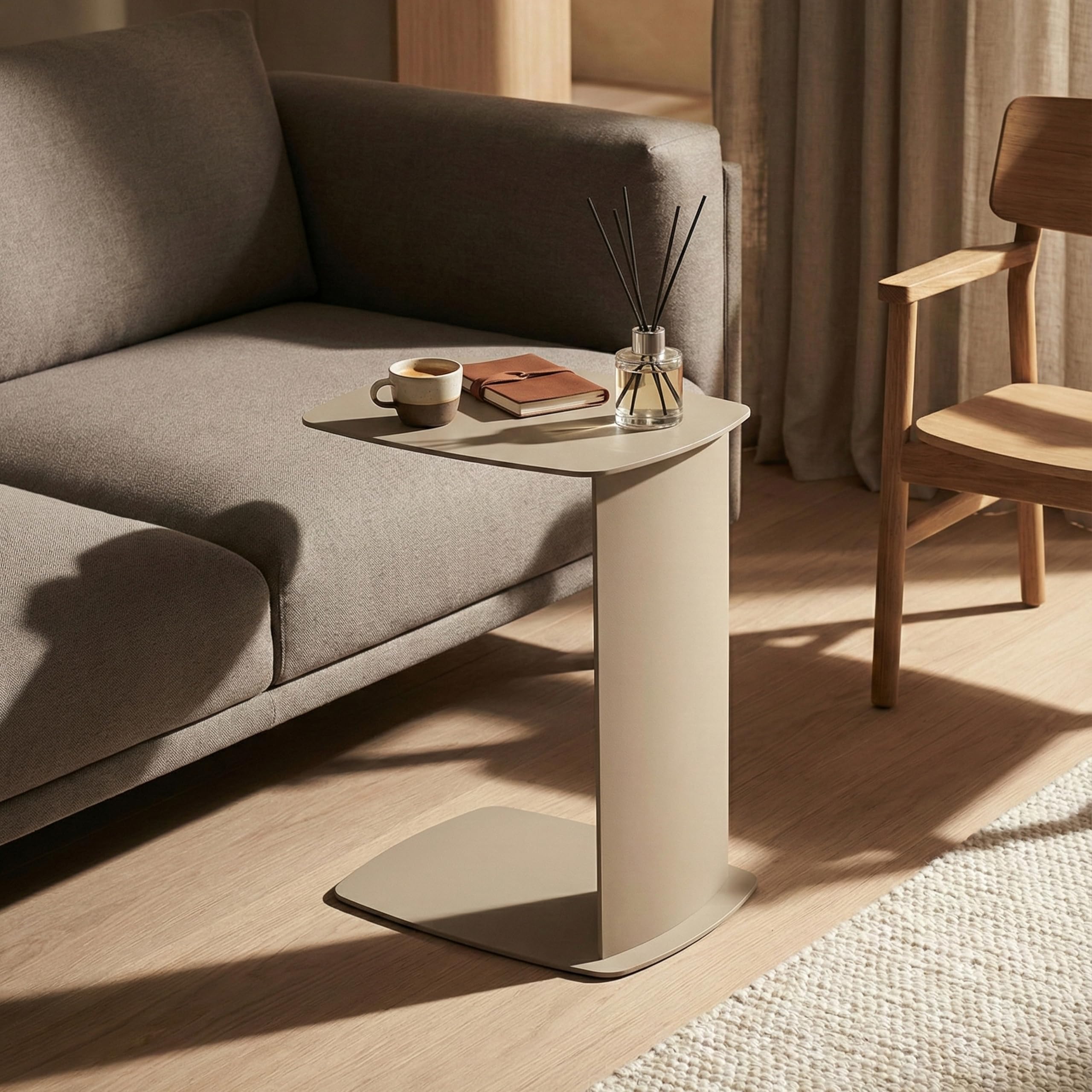Beistelltisch Metall C-Form, pulverbeschichtet & wetterfest – Sofa Couch Tisch für Wohnzimmer, Balkon & Terrasse – Standby (Champagne Beige)