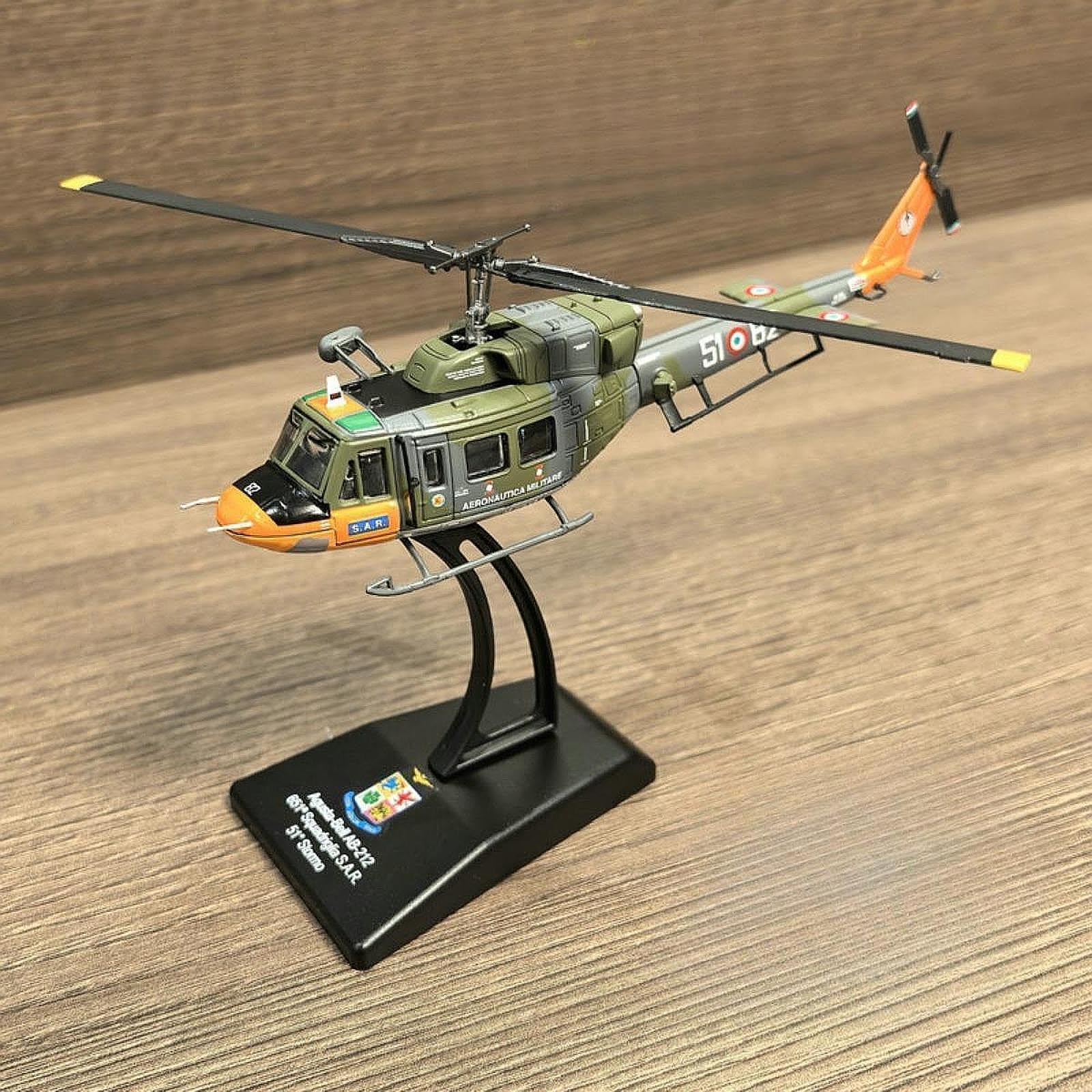 predolo Helicóptero Modelo Aleación Réplica Aeronave Ornamento Decorativo Coleccionable Adecuado para Regalo Decoración de Oficina Dormitorio Estantería