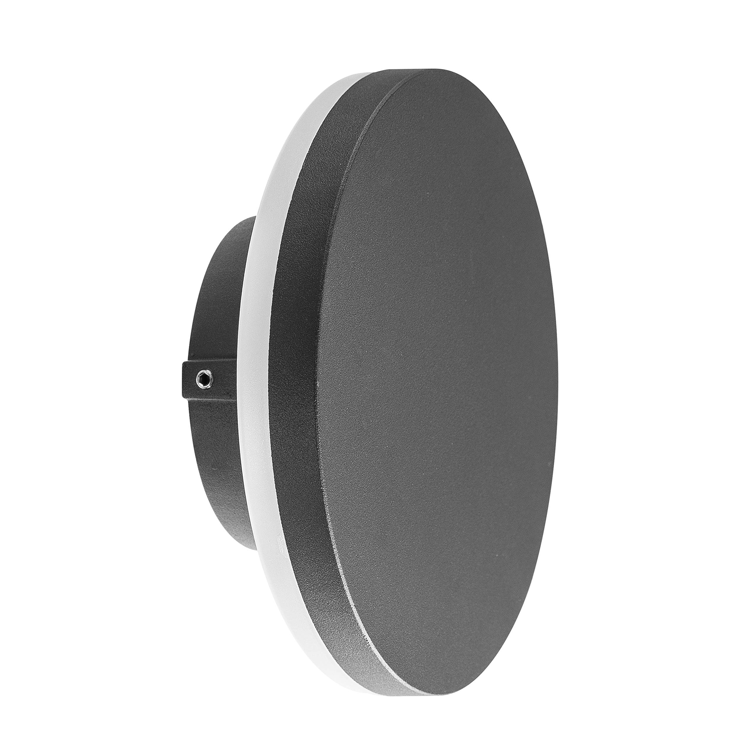 Mantra Iluminación. Modelo BORA. Aplique de pared de exterior circular de 15 cm de diámetro fabricado en aluminio y policarbonato acabado en color gris. Fuente de luz LED 9.6W 3000K 720Lm (incl.).