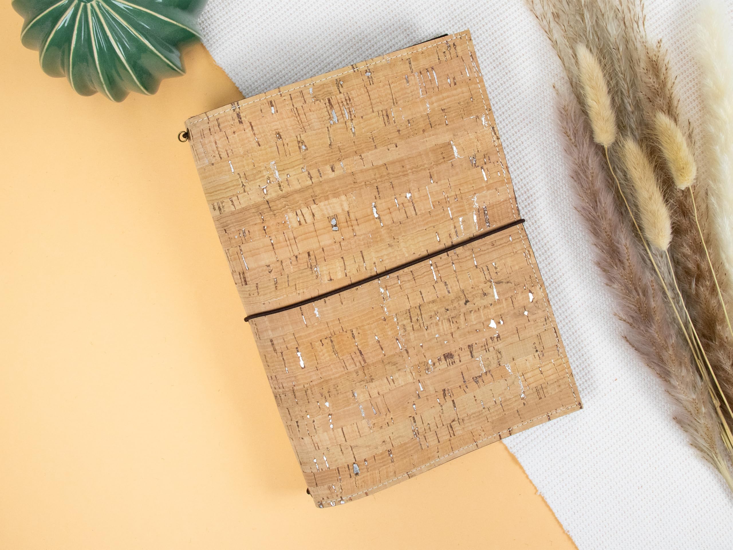 Travelers Notebook, hellbraun/silber, Kork, nachfüllbar, versch. Größen, A5, Platz für 2 Hefte, mit Notizheften erhältlich (hochwertiges 120g Papier), handmade