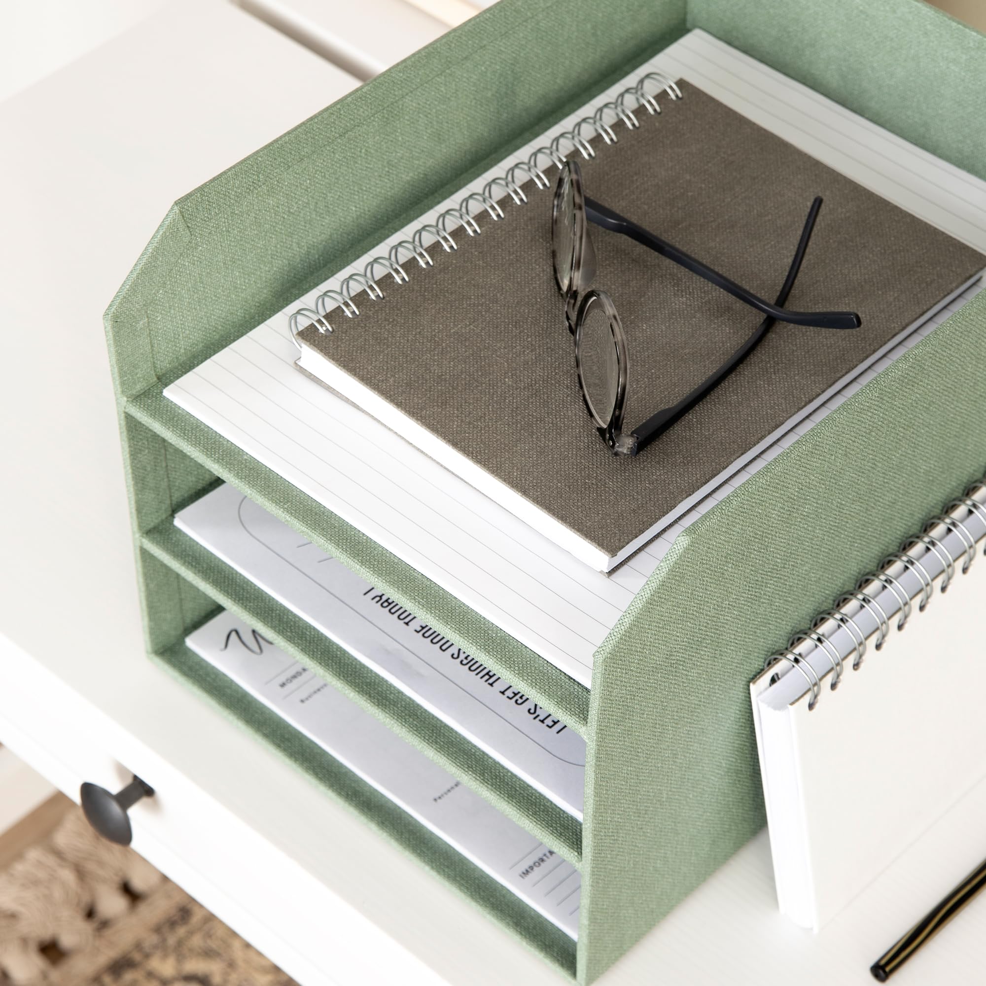 BIGSO Trey 3-stufige Briefablage – praktische Ablagefläche für Briefe, Dokumente in DIN A4-Format – Ordnungssystem aus Faserplatte mit Papier in Leinenoptik – mintgrün
