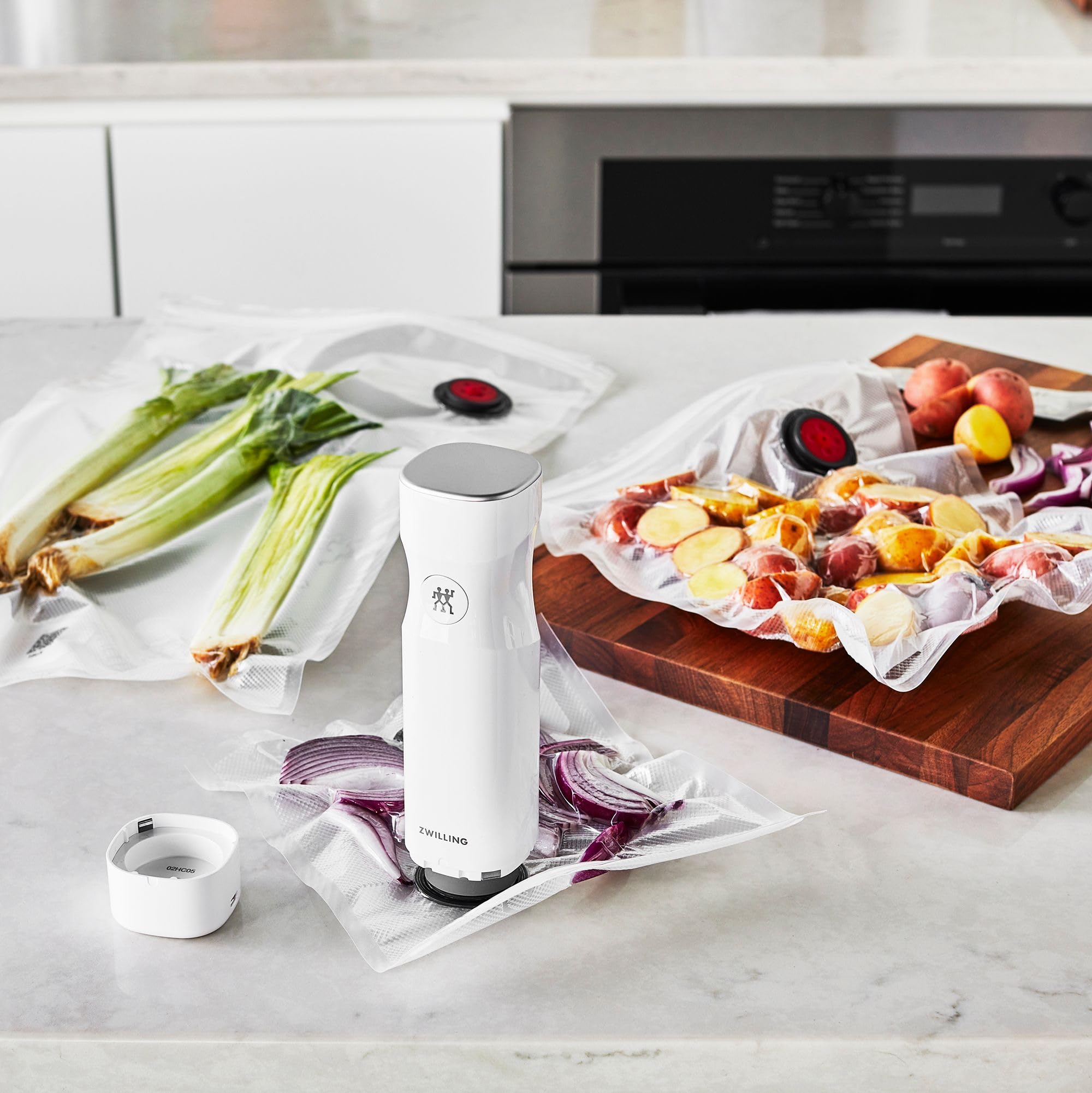 ZWILLING Fresh & Save - Juego de 4 máquinas selladoras al vacío, 4 bolsas pequeñas reutilizables para aperitivos, bolsas Sous Vide, ahorro de alimentos