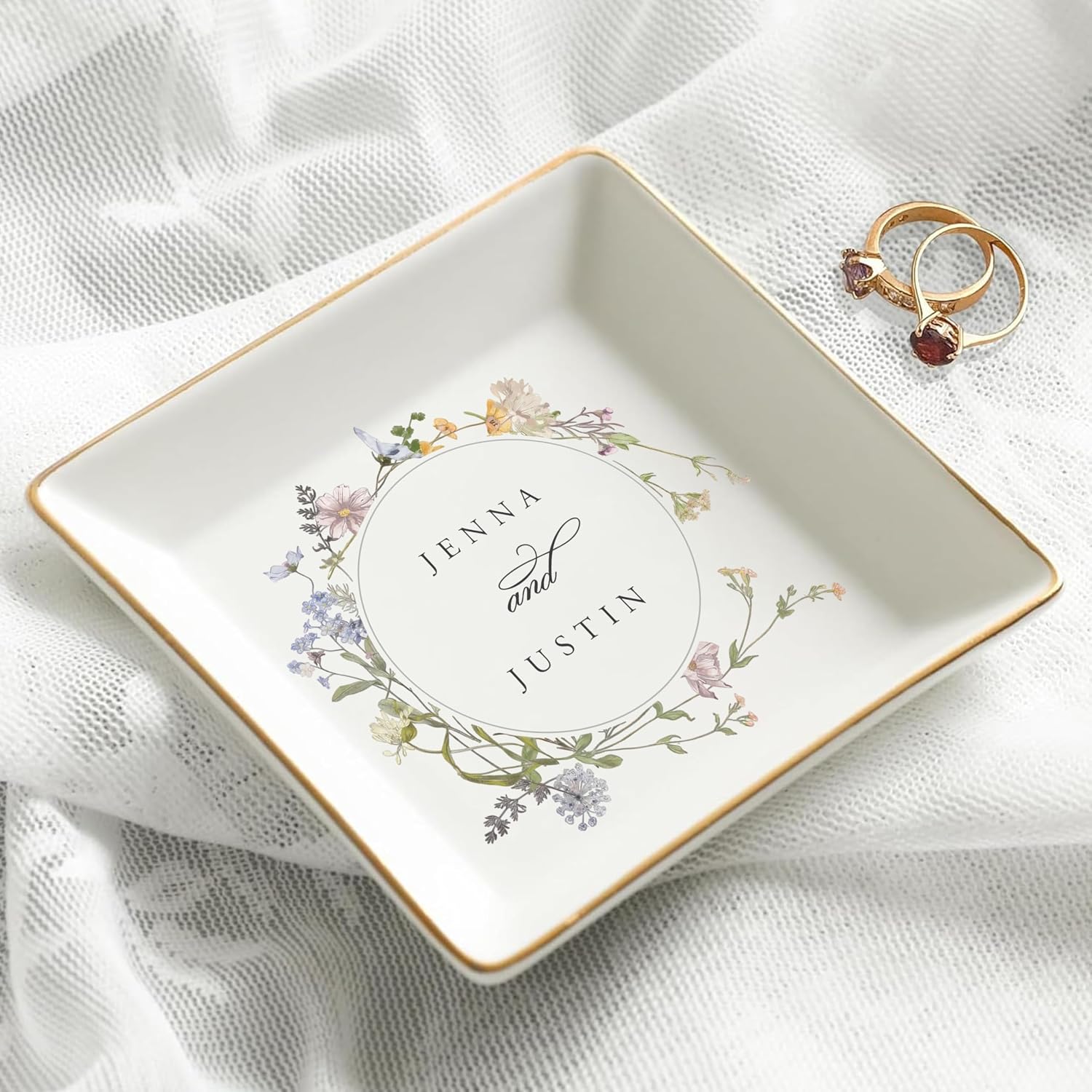 Chillever Personalized Floral Ring Dish Ceramic, Custom Name Floral Jewelry Dish, Elegant Trinket Holder Gift for Couple, Bestie, Wedding DS1