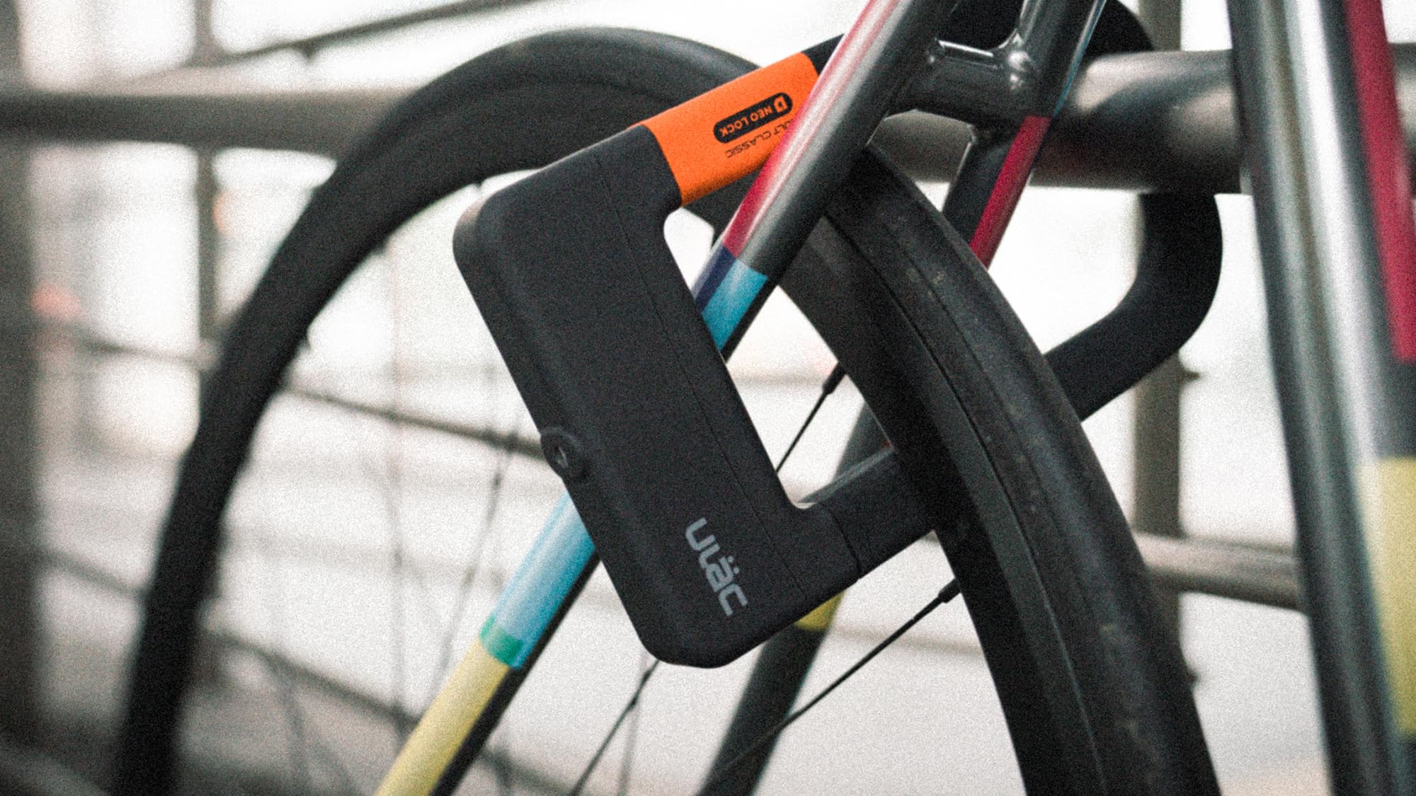 ULAC – Candado Bicicleta en U Soloist | Diseño Innovador y Máxima Seguridad | Cerradura Antirrobo con 2 Llaves Abloy | Grillete de Acero Templado 12 mm Anti Robos | Bici Eléctrica, Moto, Patinete