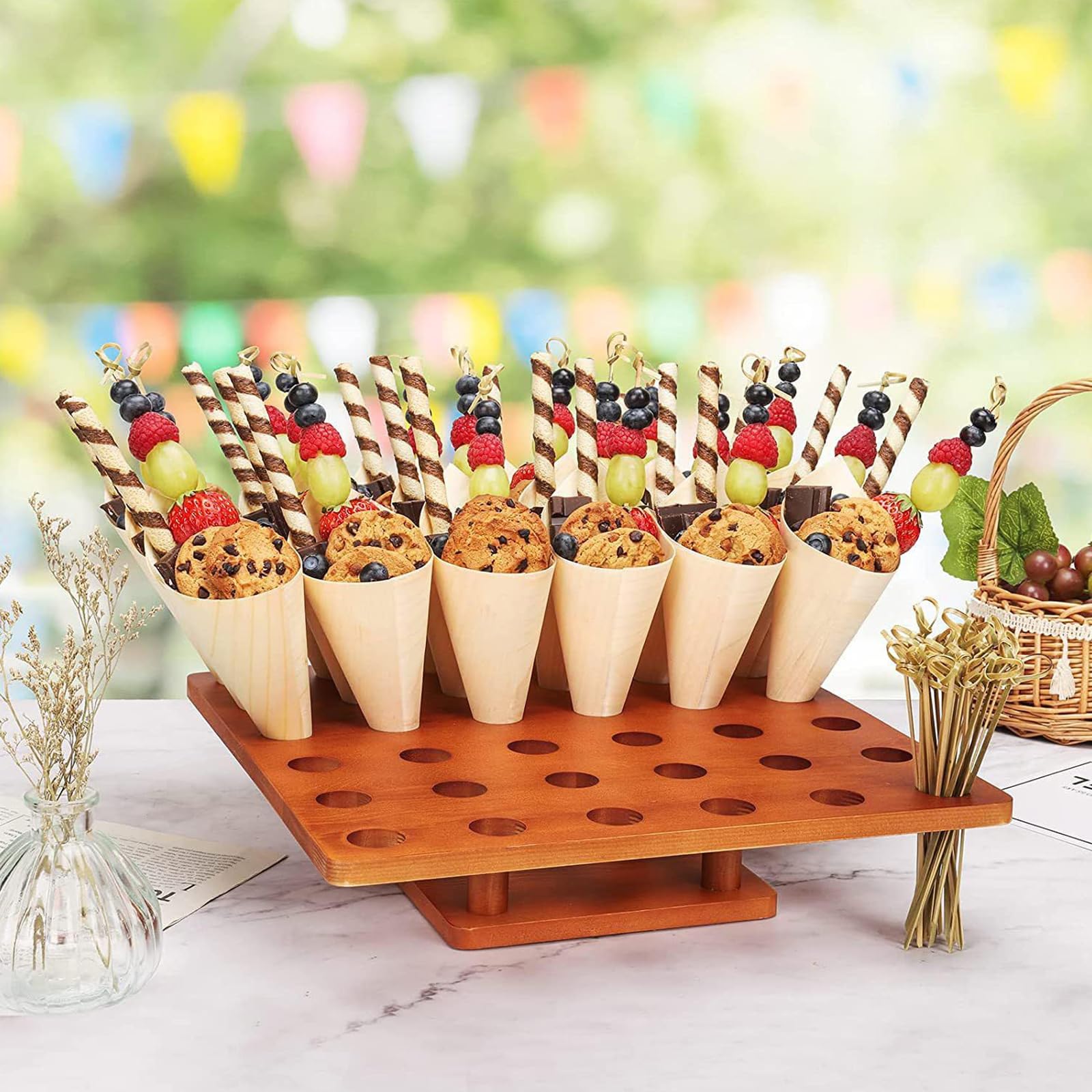 Support de cônes alimentaires en bois – Présentoir carré à 36 trous pour cônes de crème glacée, support à sushis et pop-corn pour fête d'anniversaire, buffet, restaurant, collations, desserts